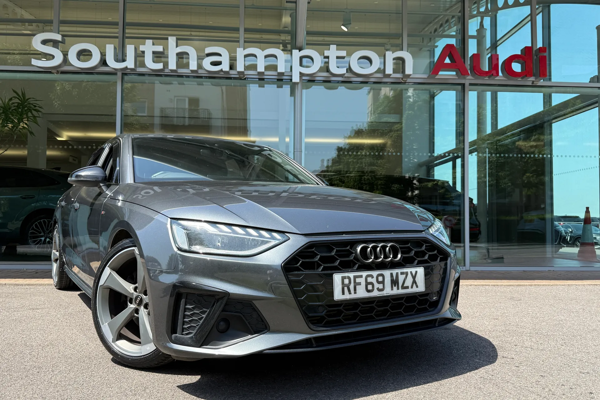 Audi A4 thumbnail image number 65
