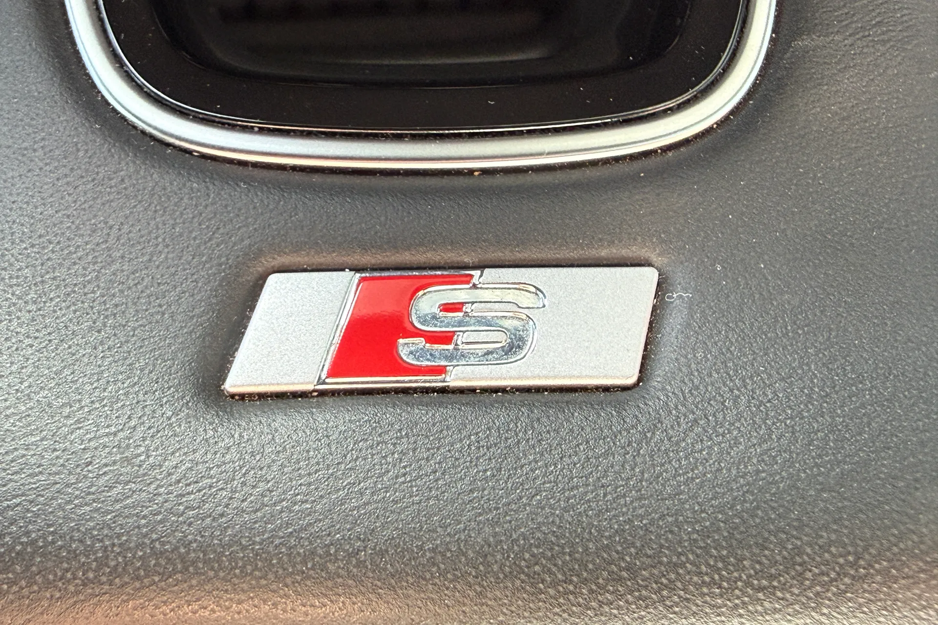 Audi A4 thumbnail image number 13