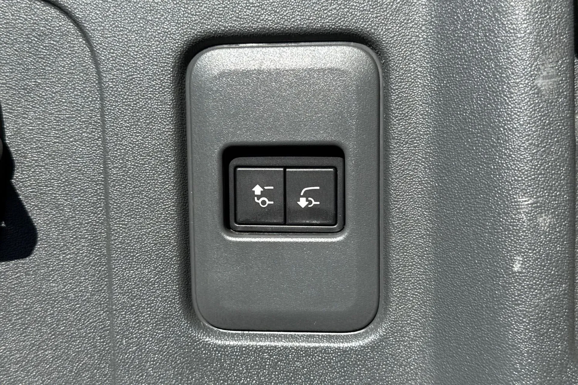 LAND ROVER DEFENDER thumbnail image number 53