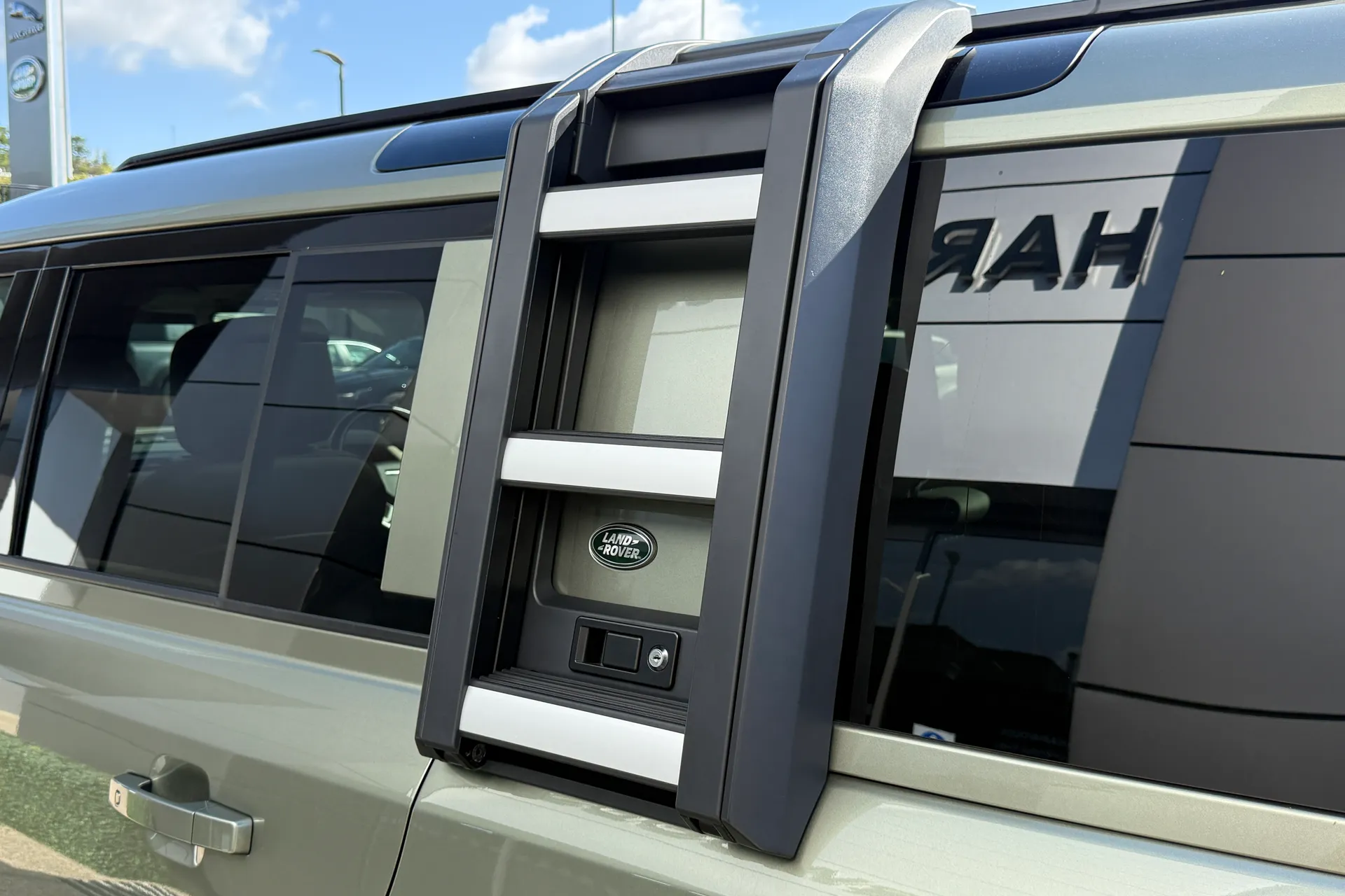 LAND ROVER DEFENDER thumbnail image number 31