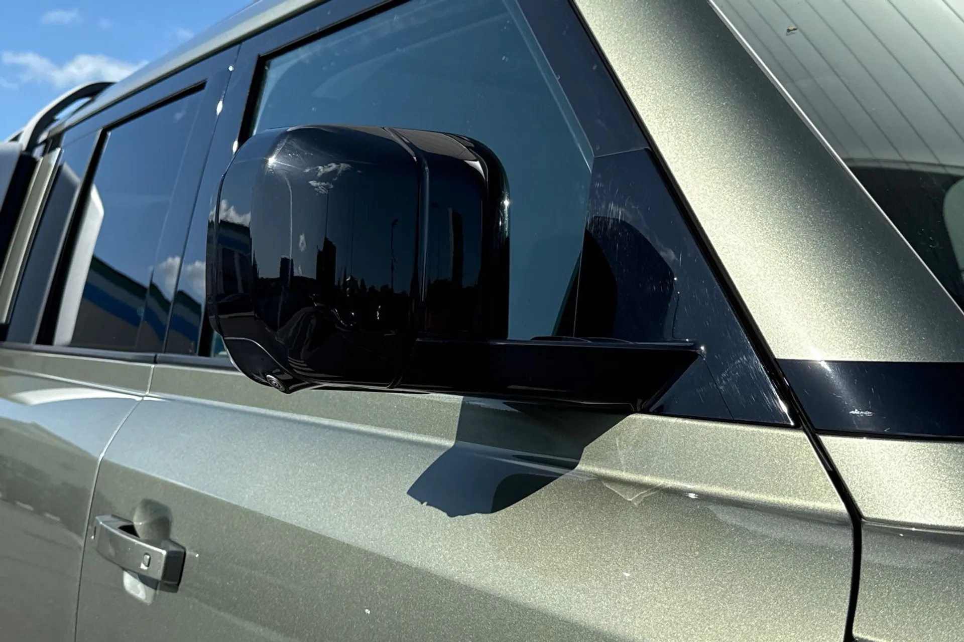 LAND ROVER DEFENDER thumbnail image number 37