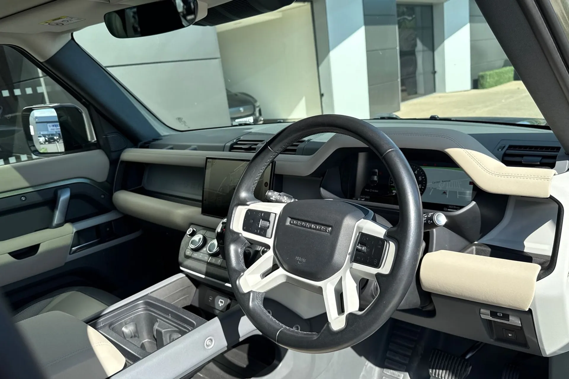 LAND ROVER DEFENDER thumbnail image number 18