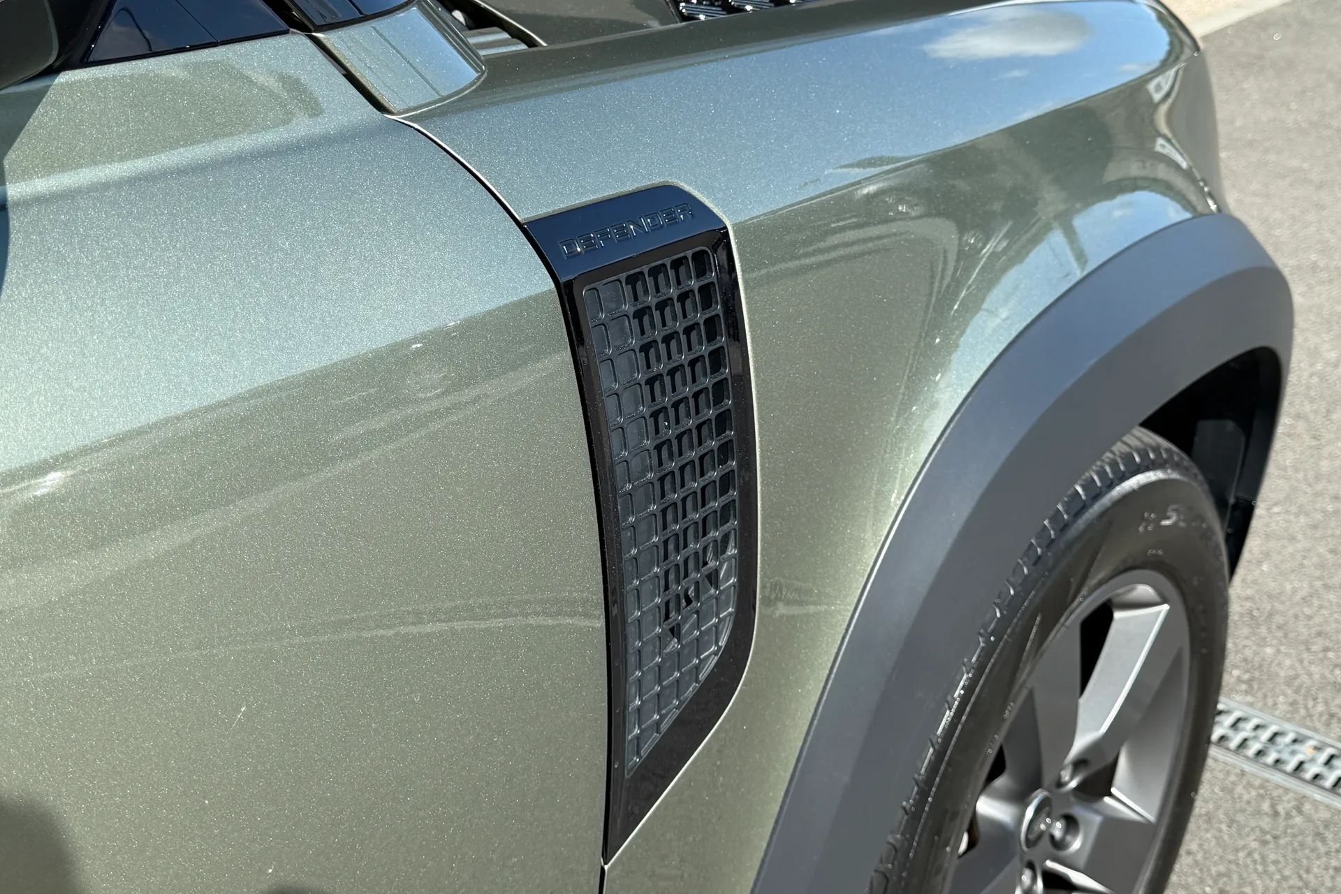 LAND ROVER DEFENDER thumbnail image number 38
