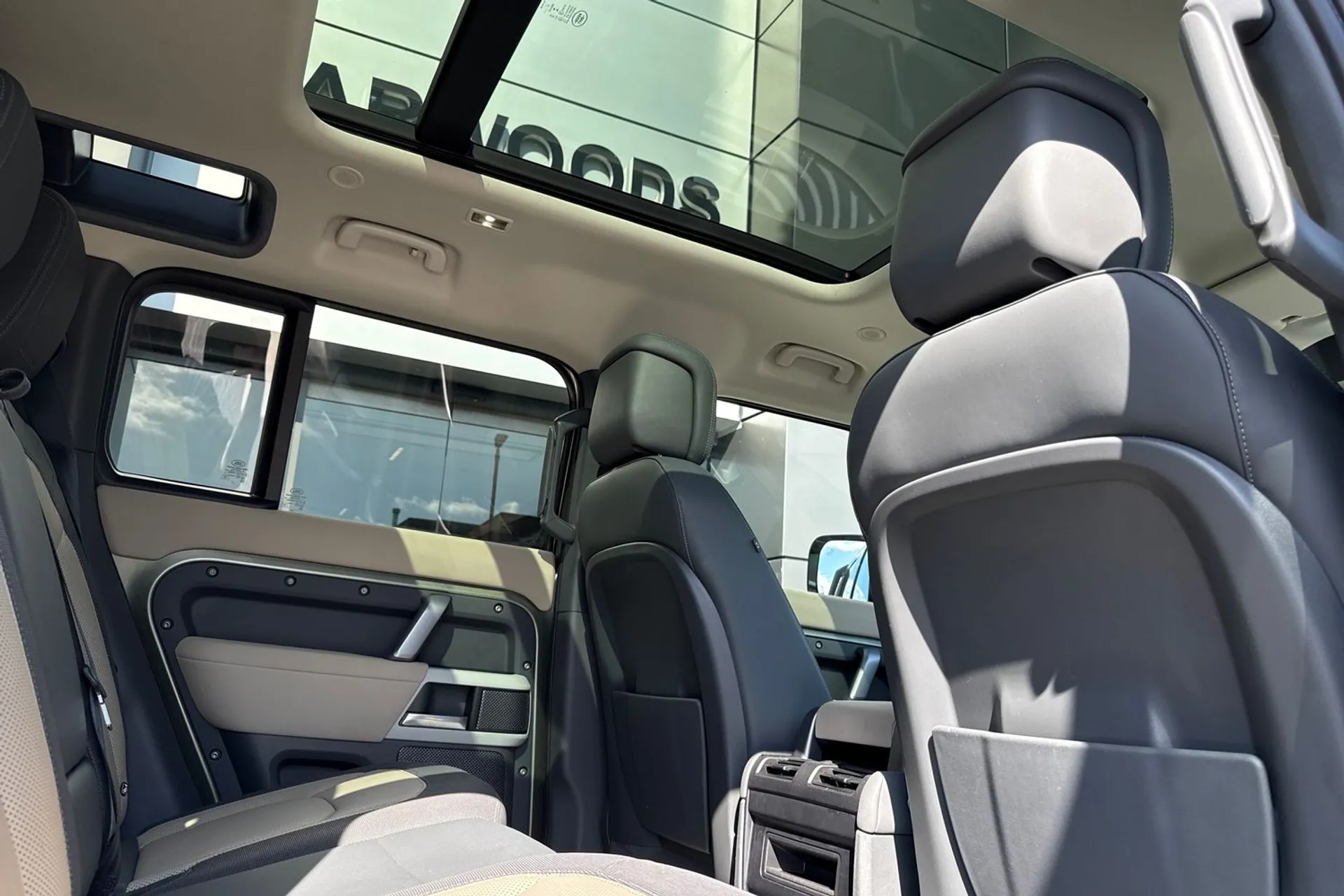 LAND ROVER DEFENDER thumbnail image number 59