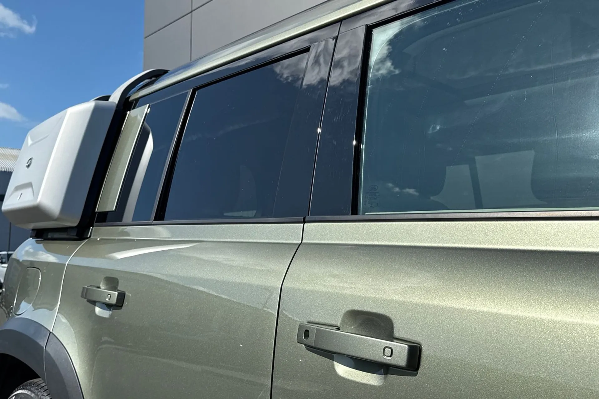 LAND ROVER DEFENDER thumbnail image number 33