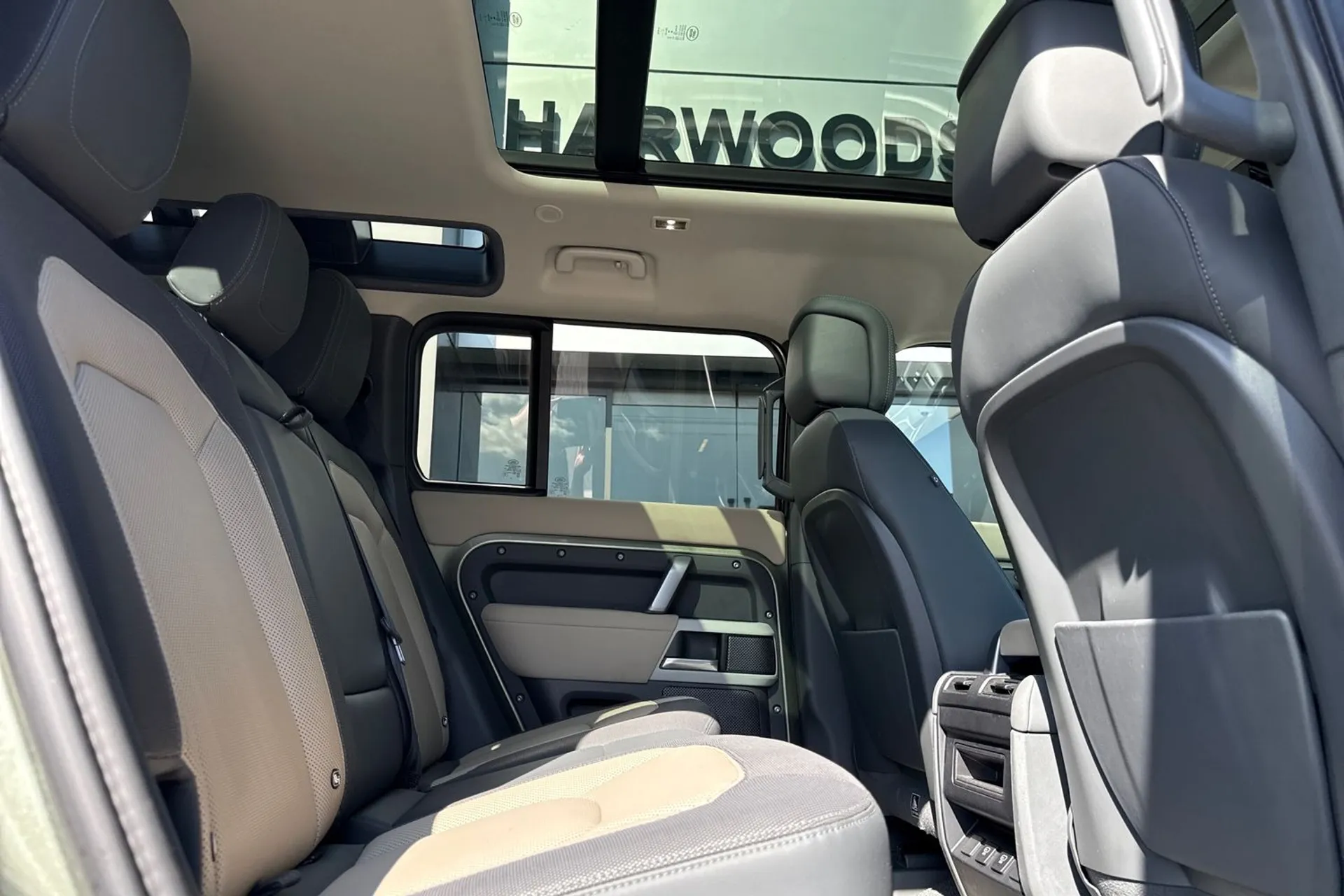 LAND ROVER DEFENDER thumbnail image number 58