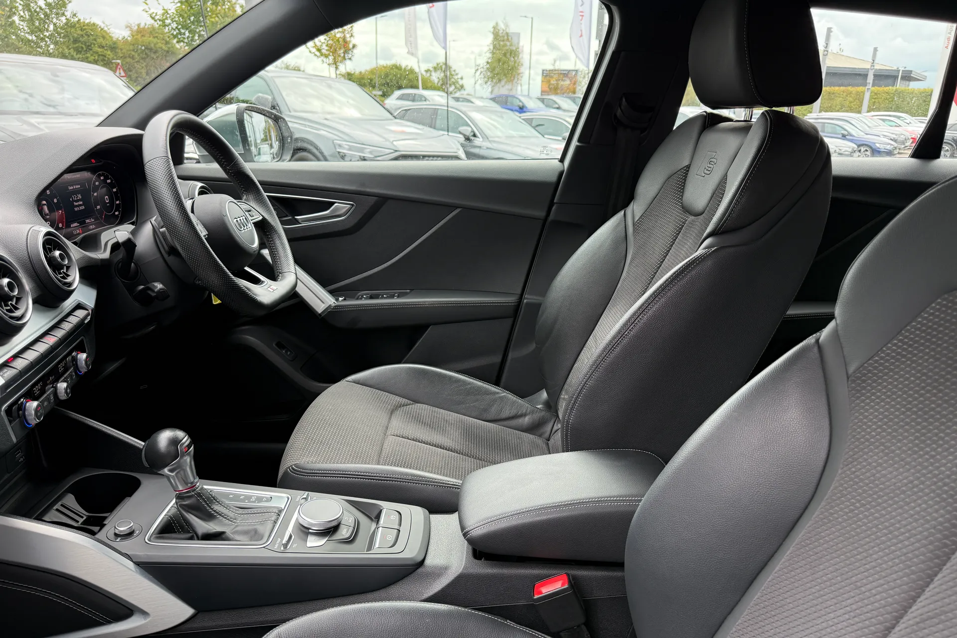 Audi Q2 thumbnail image number 41