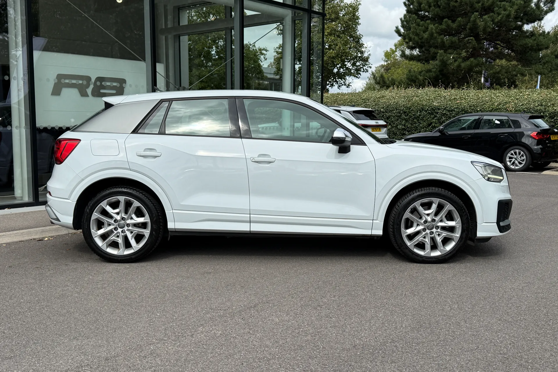 Audi Q2 thumbnail image number 2