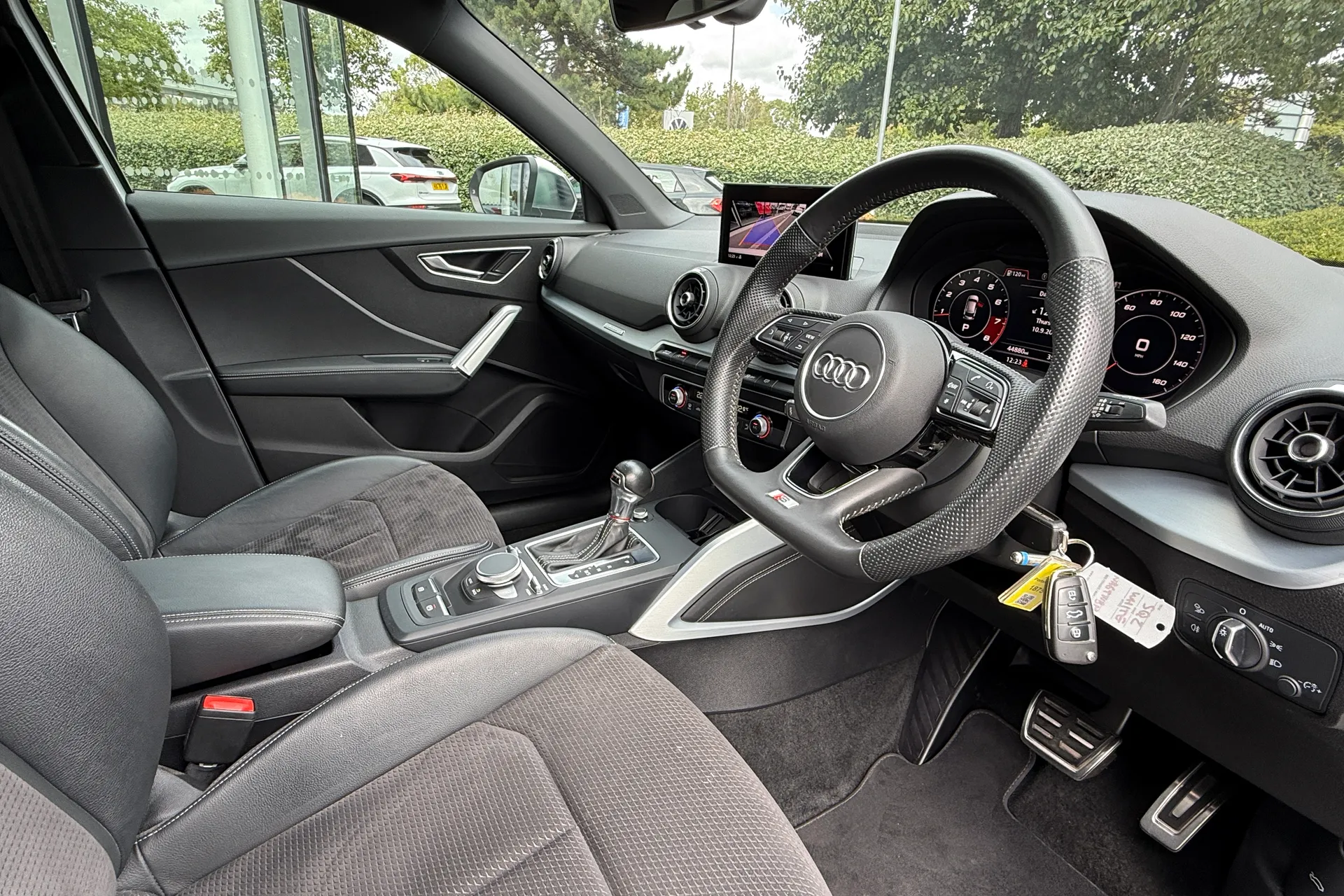 Audi Q2 thumbnail image number 19