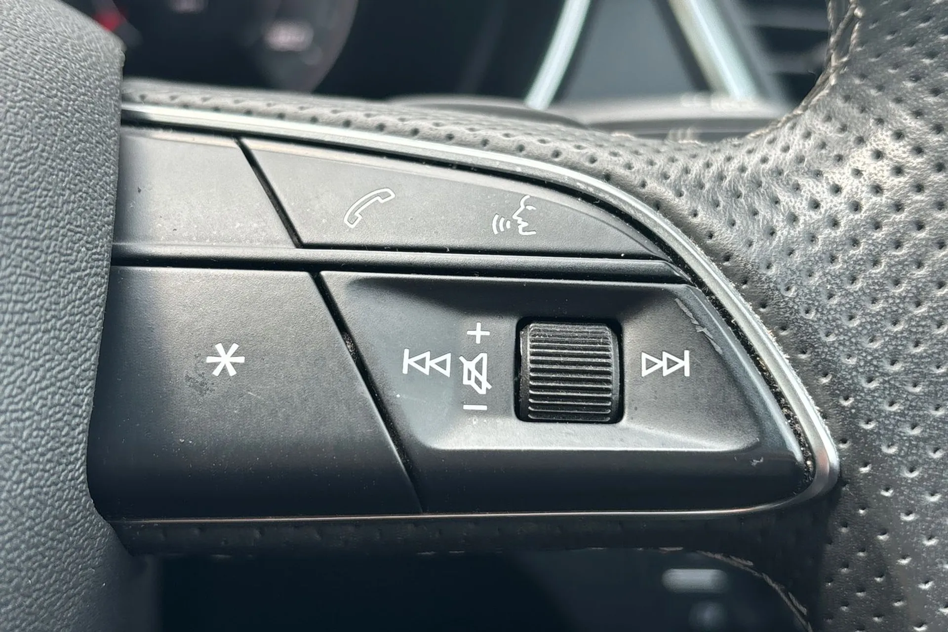 Audi Q5 thumbnail image number 37