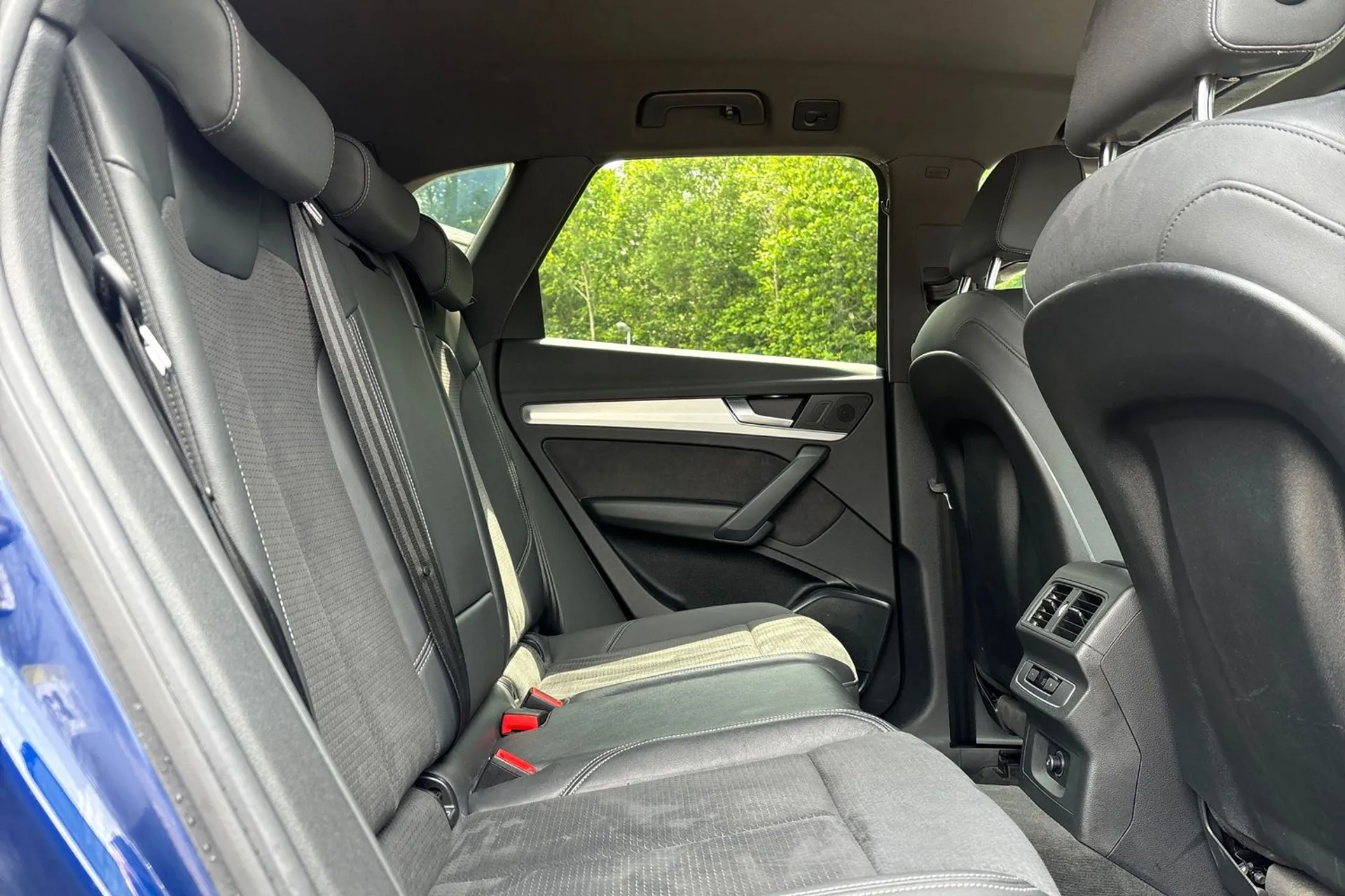 Audi Q5 thumbnail image number 21