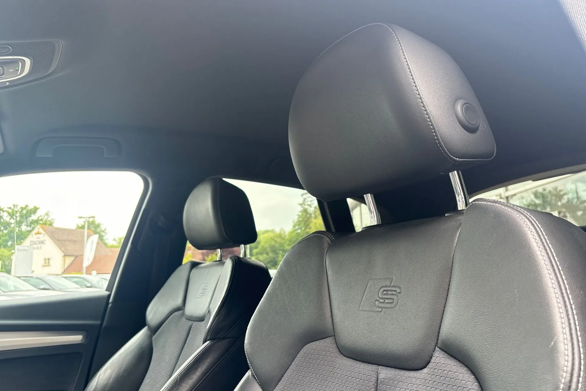 Audi Q5 thumbnail image number 28
