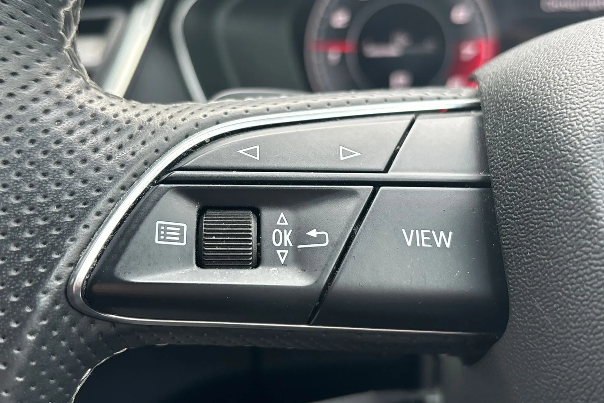 Audi Q5 thumbnail image number 36