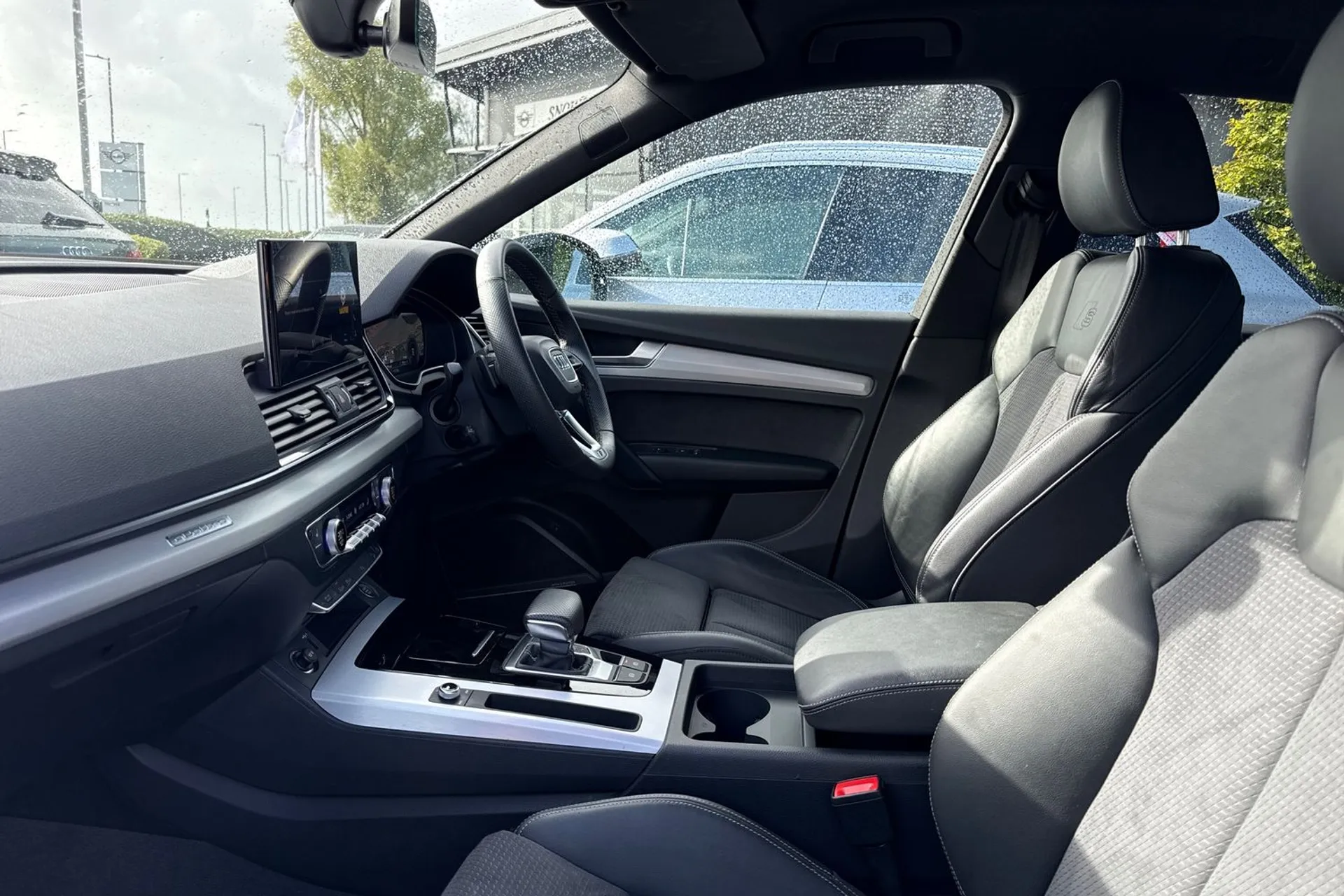 Audi Q5 thumbnail image number 31