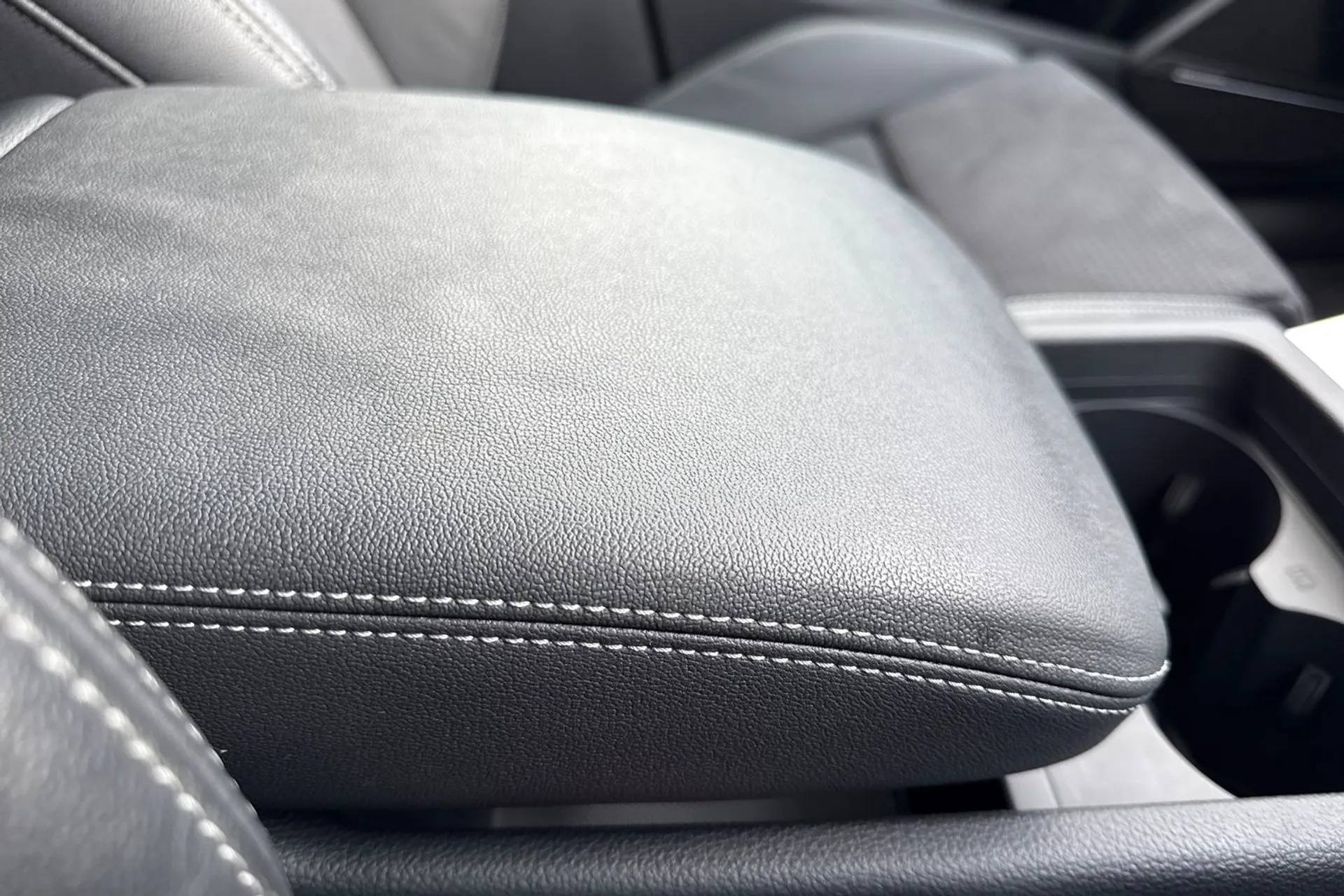 Audi Q5 thumbnail image number 45