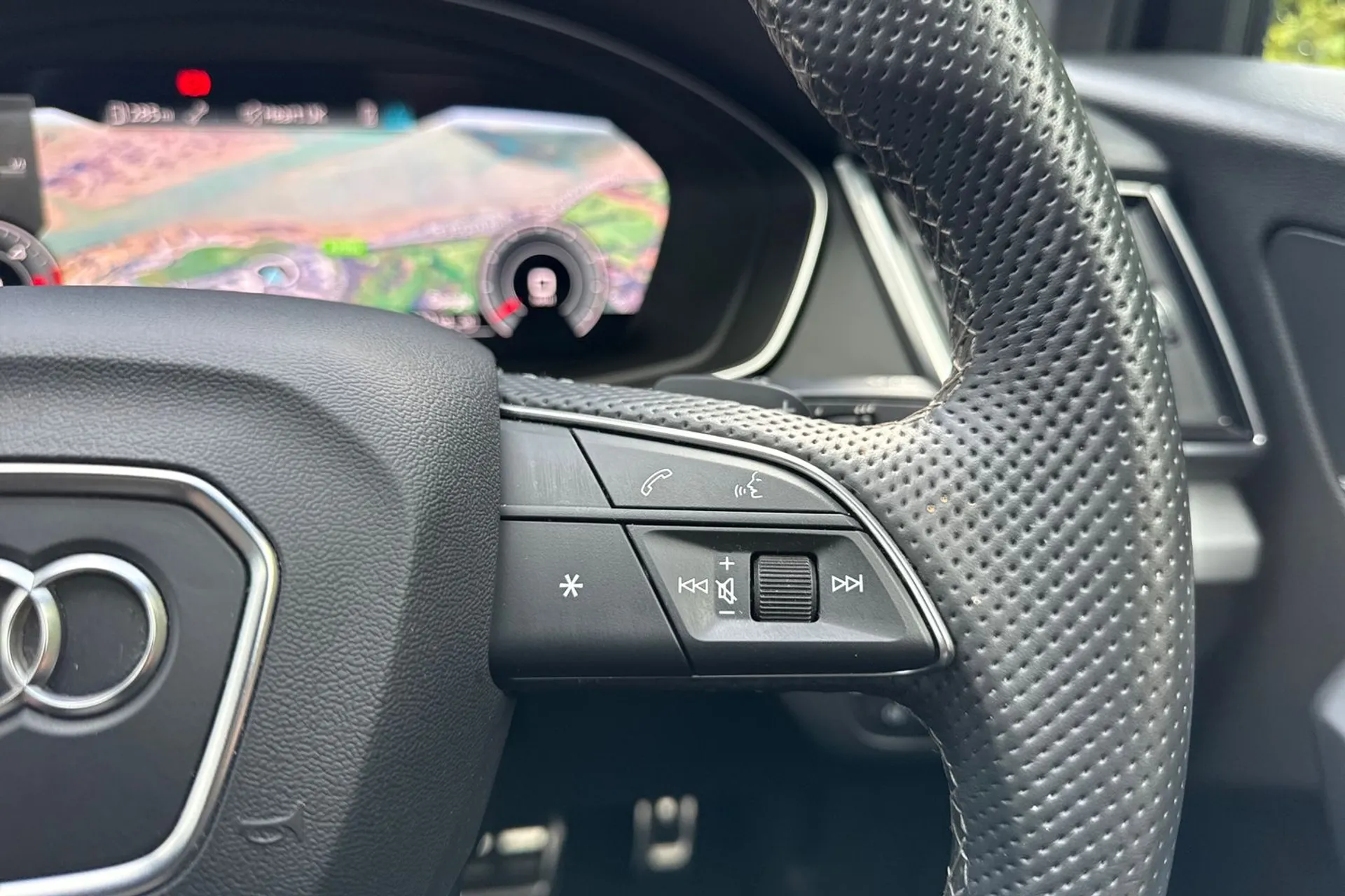 Audi Q5 thumbnail image number 43