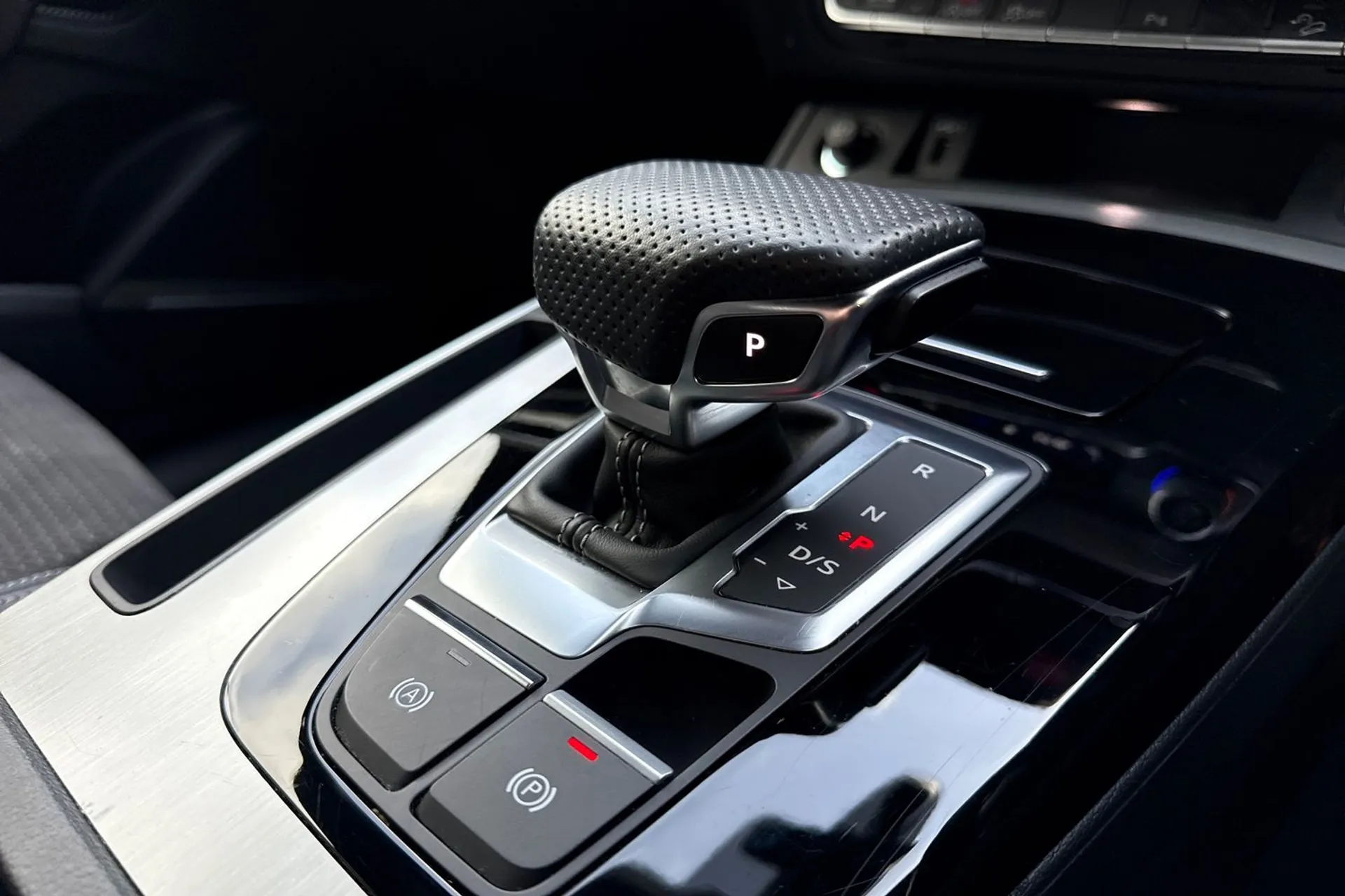 Audi Q5 thumbnail image number 32