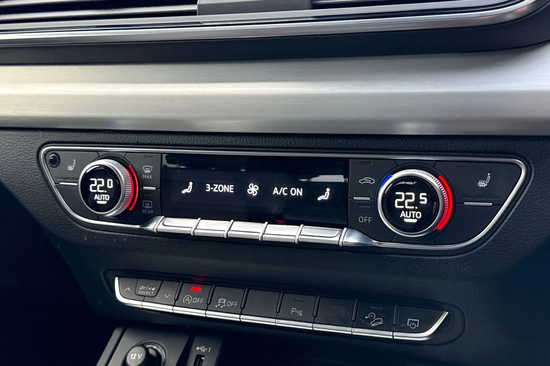 Audi Q5 thumbnail image number 30