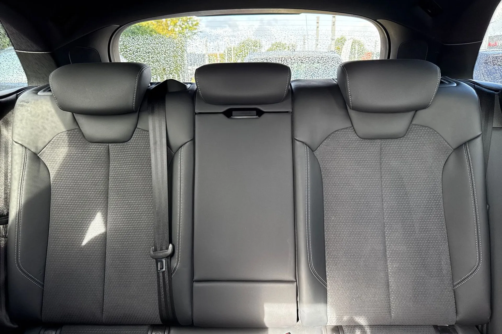 Audi Q5 thumbnail image number 36