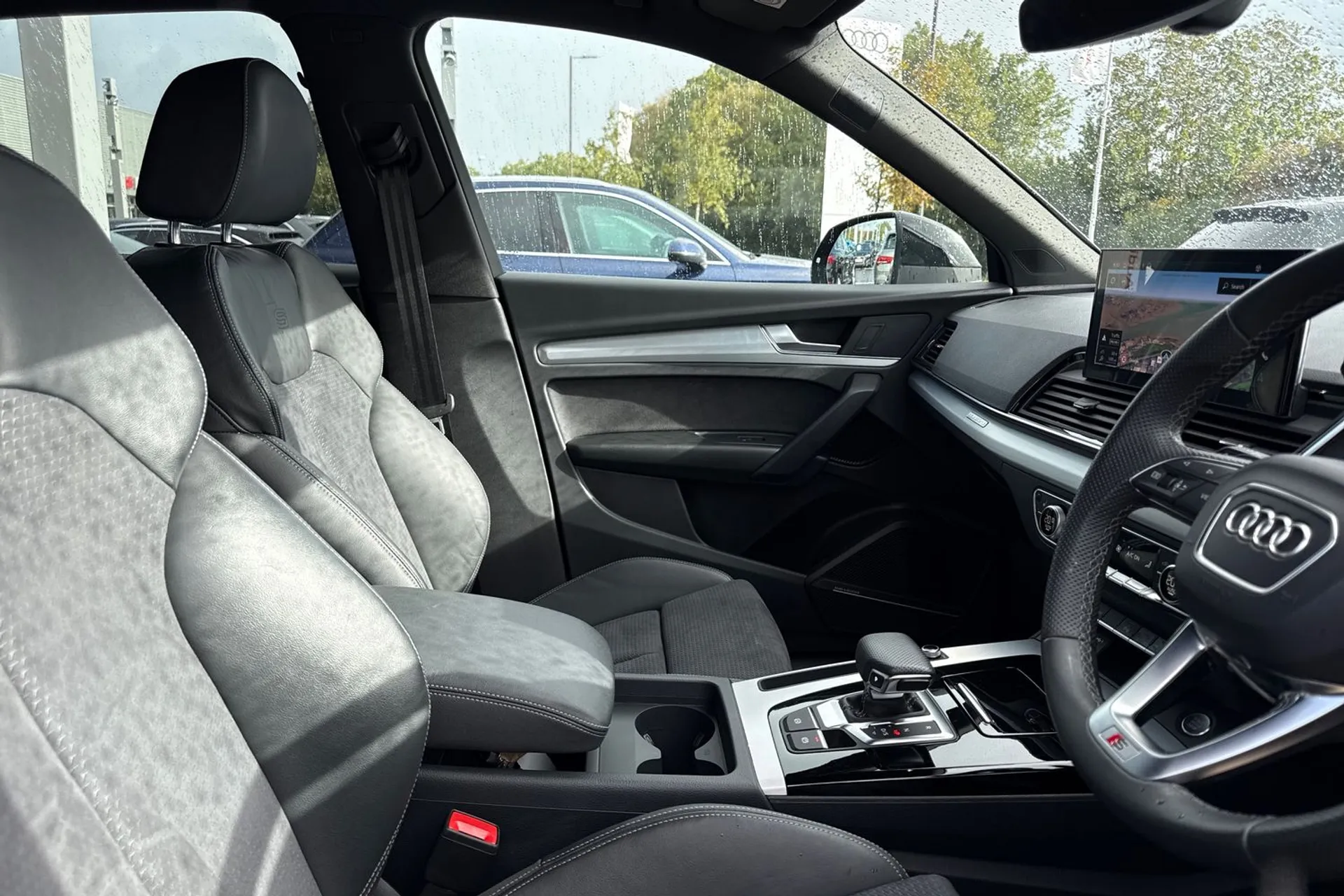 Audi Q5 thumbnail image number 24