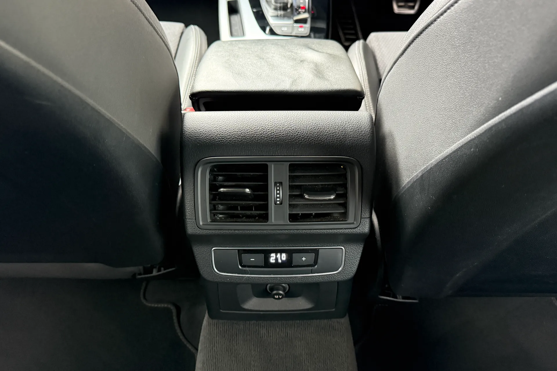 Audi Q5 thumbnail image number 44