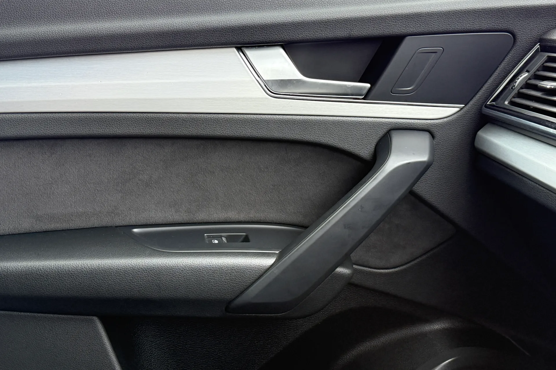 Audi Q5 thumbnail image number 31