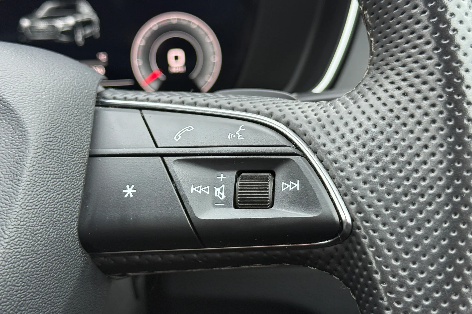 Audi Q5 thumbnail image number 21