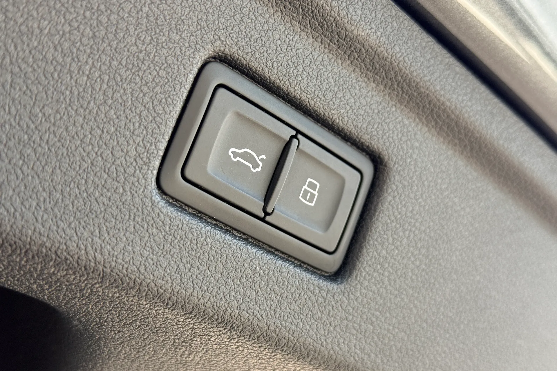 Audi RS5 thumbnail image number 39