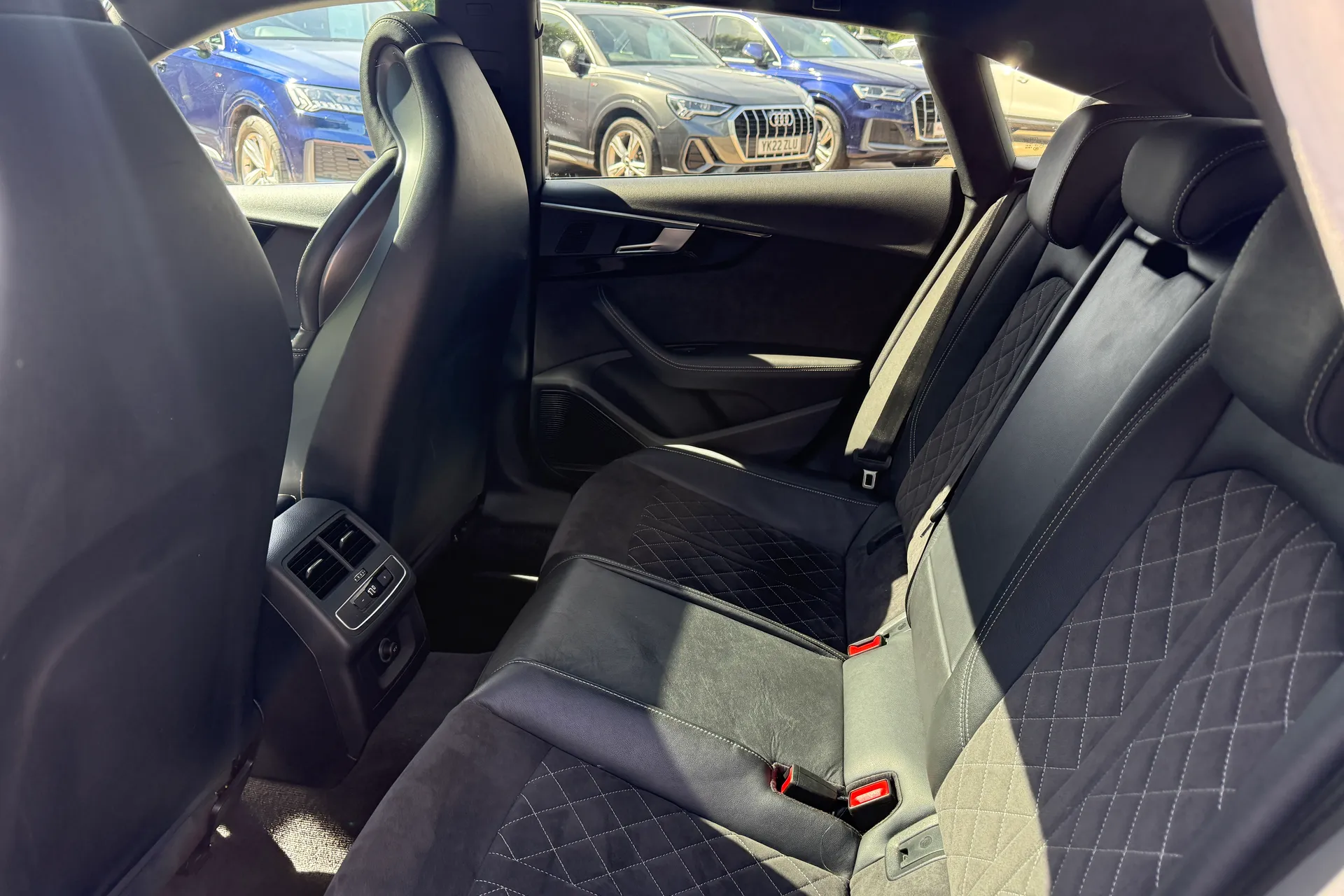 Audi RS5 thumbnail image number 48