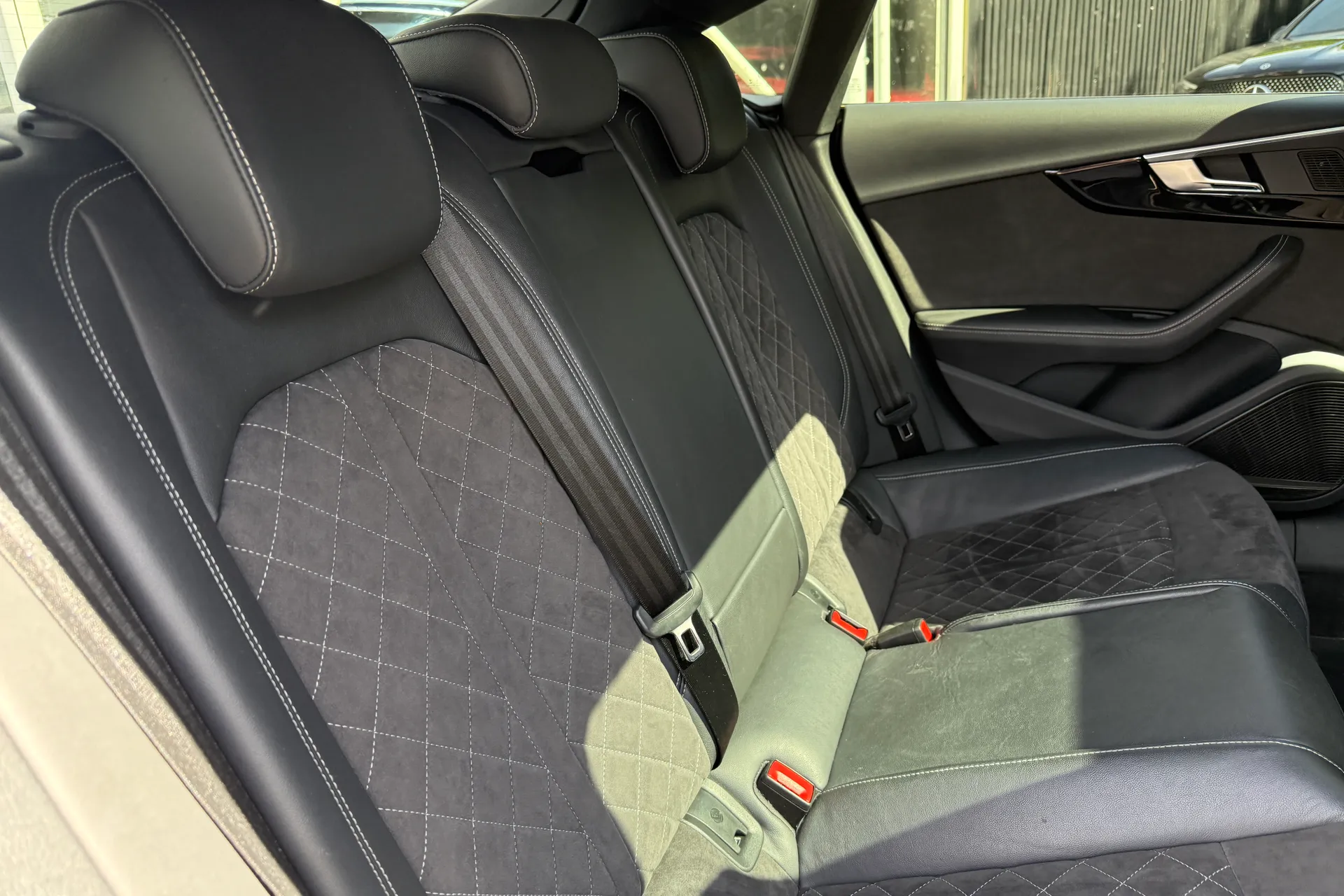 Audi RS5 thumbnail image number 28