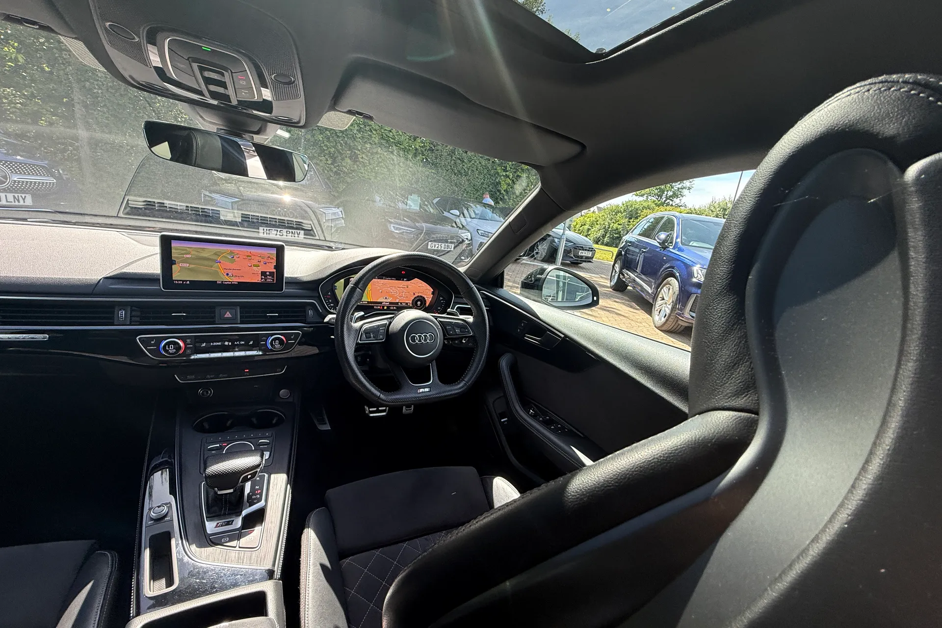 Audi RS5 thumbnail image number 32