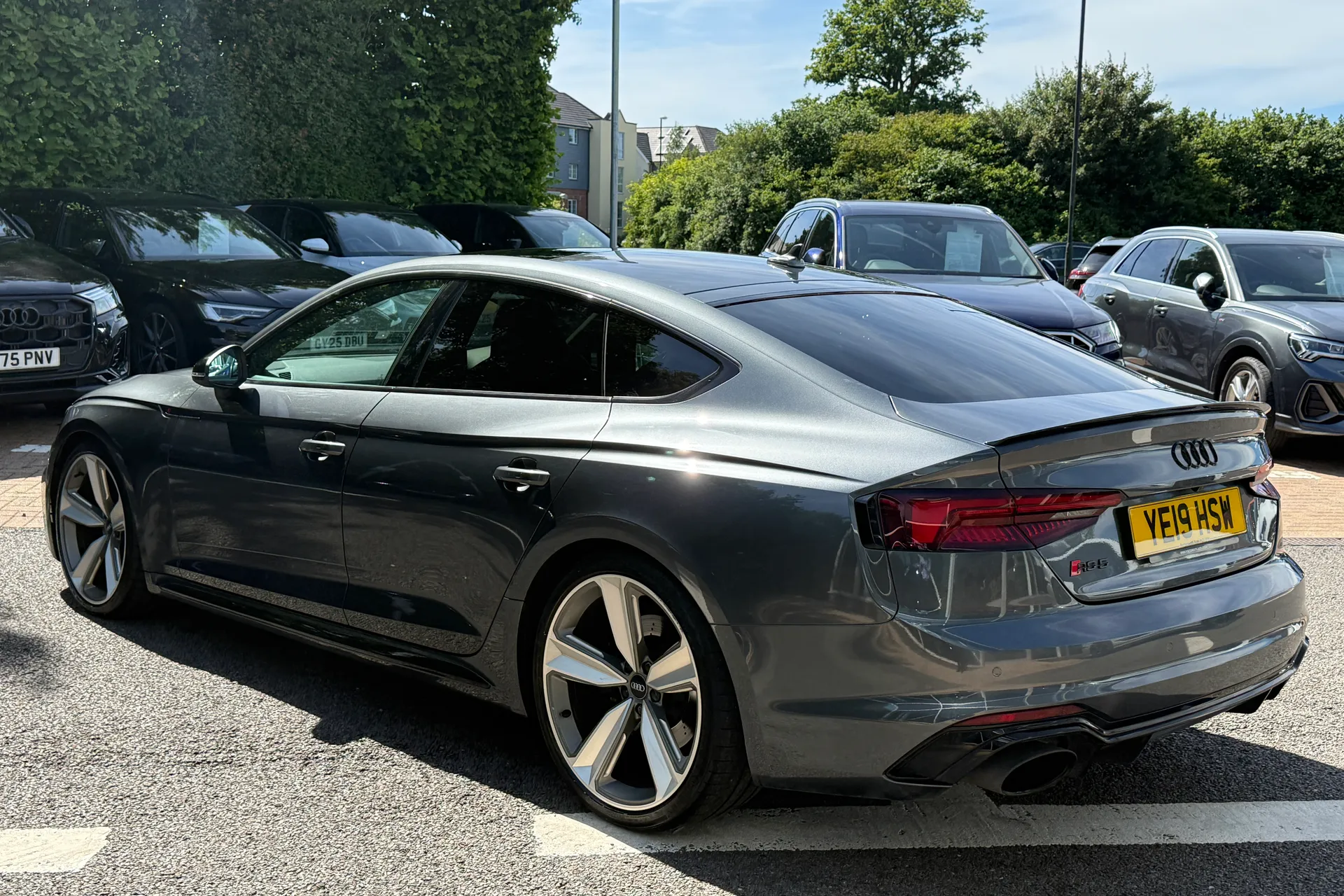 Audi RS5 thumbnail image number 44