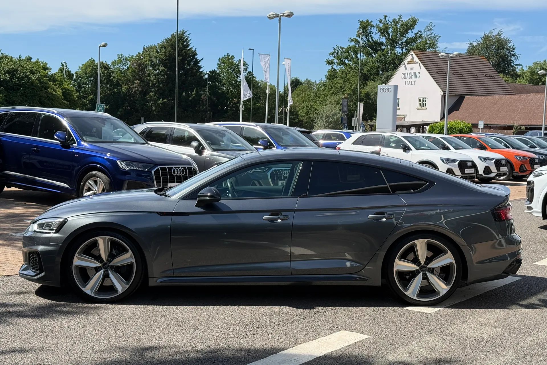 Audi RS5 thumbnail image number 45