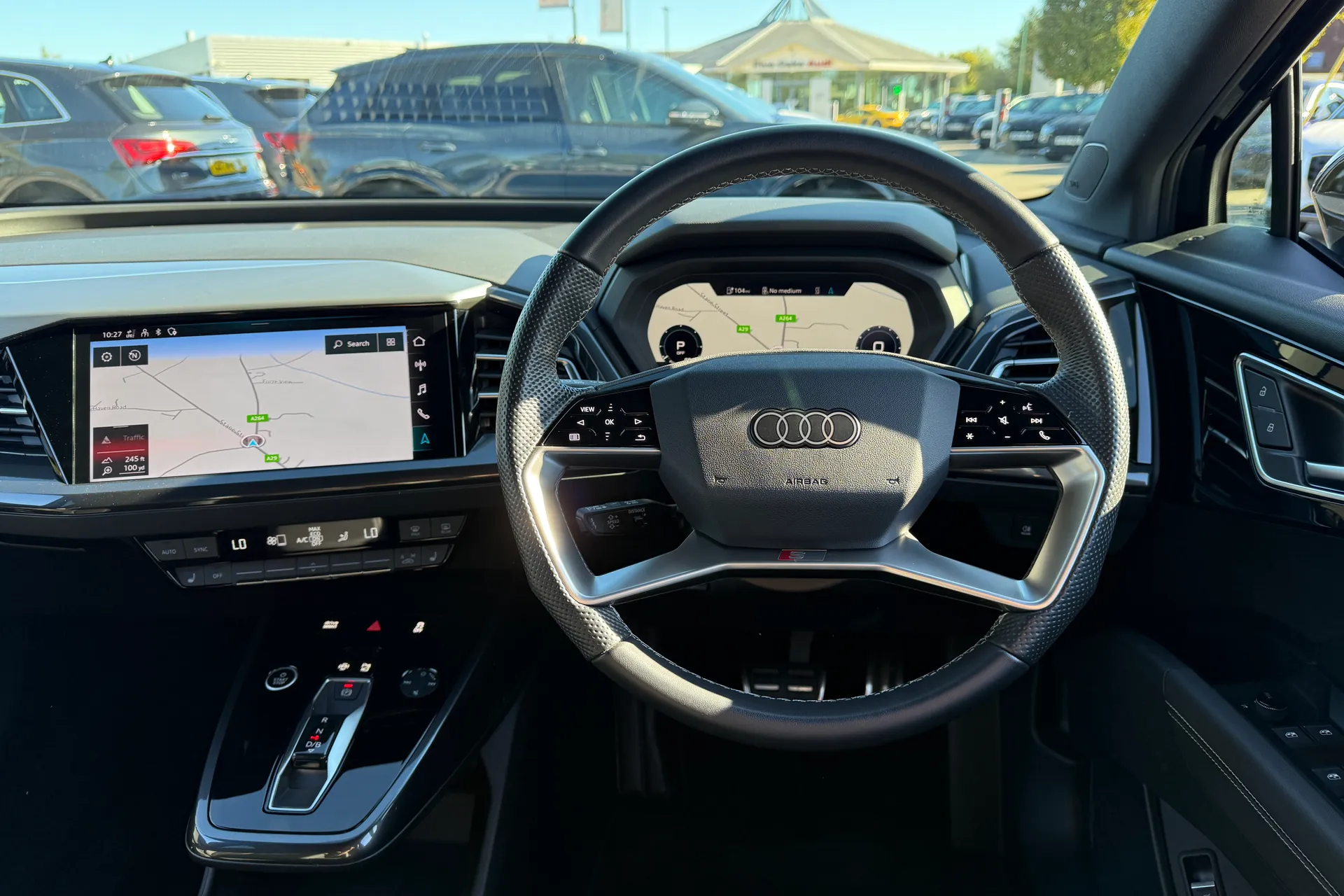 Audi Q4 thumbnail image number 6