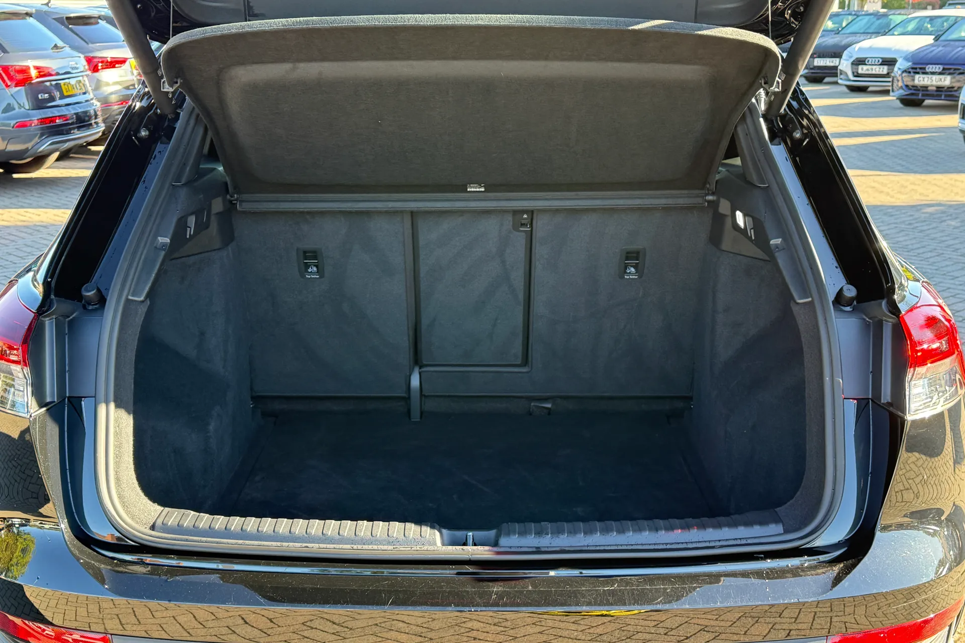 Audi Q4 thumbnail image number 37