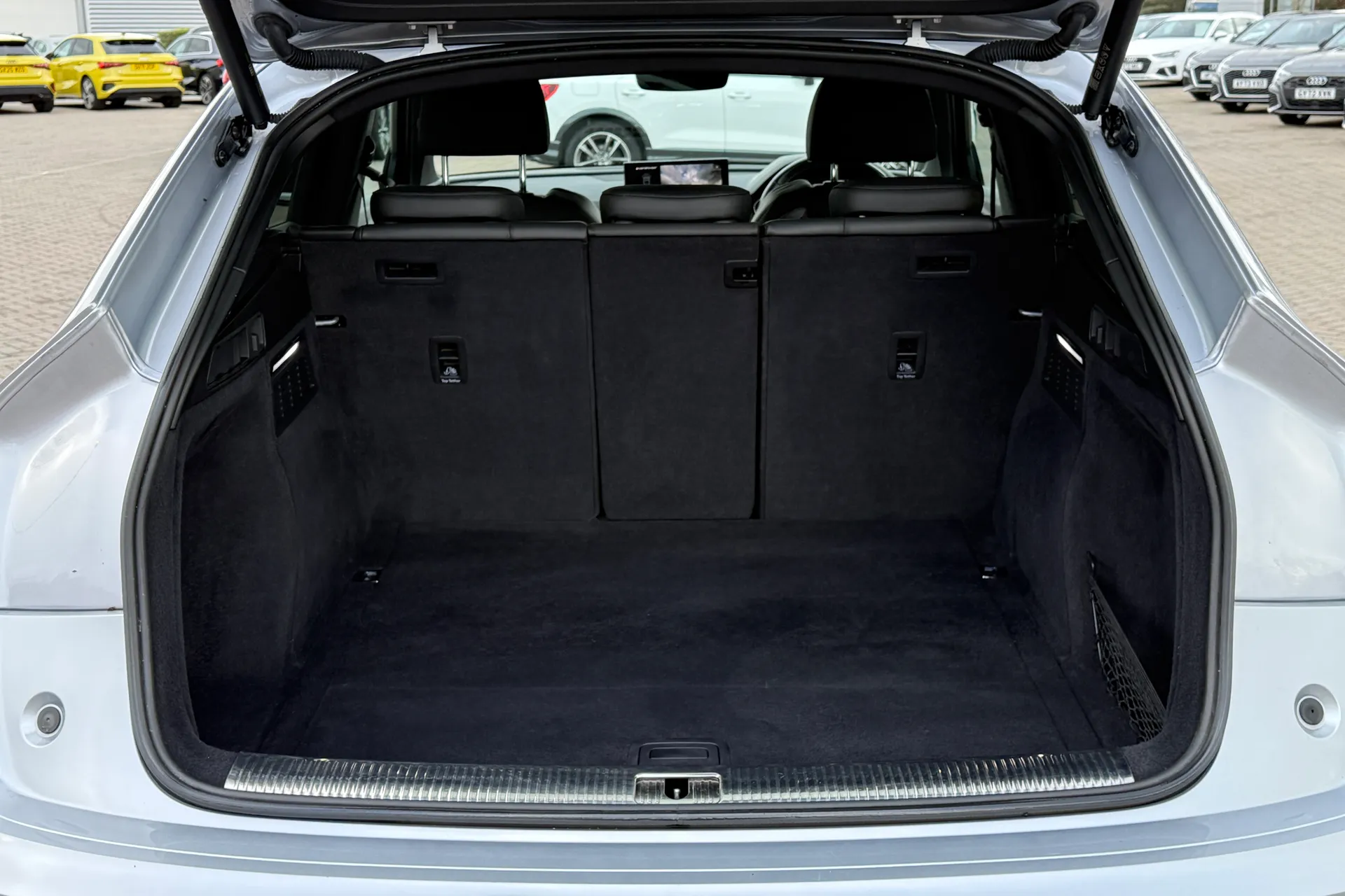 Audi Q5 thumbnail image number 31