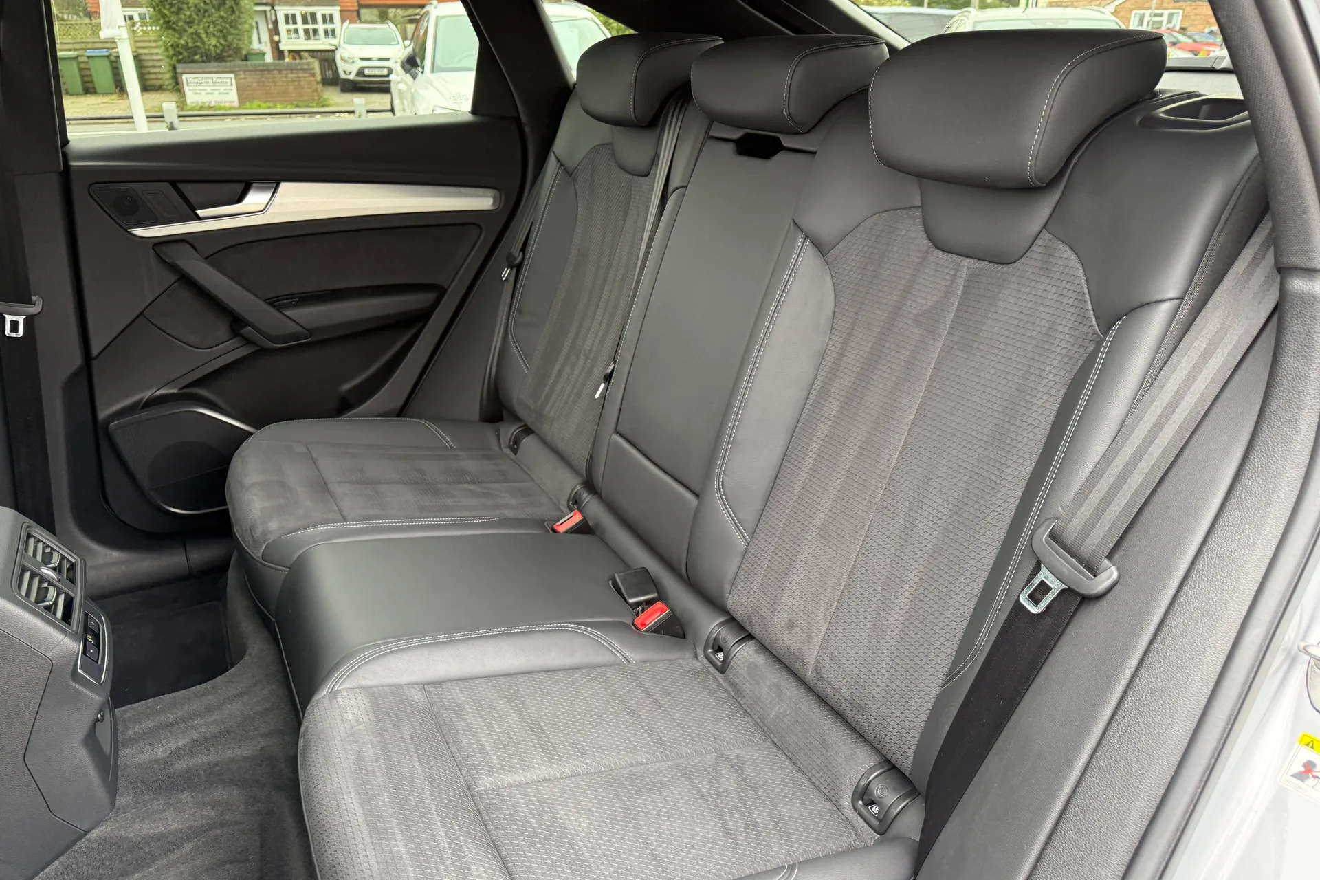 Audi Q5 thumbnail image number 37