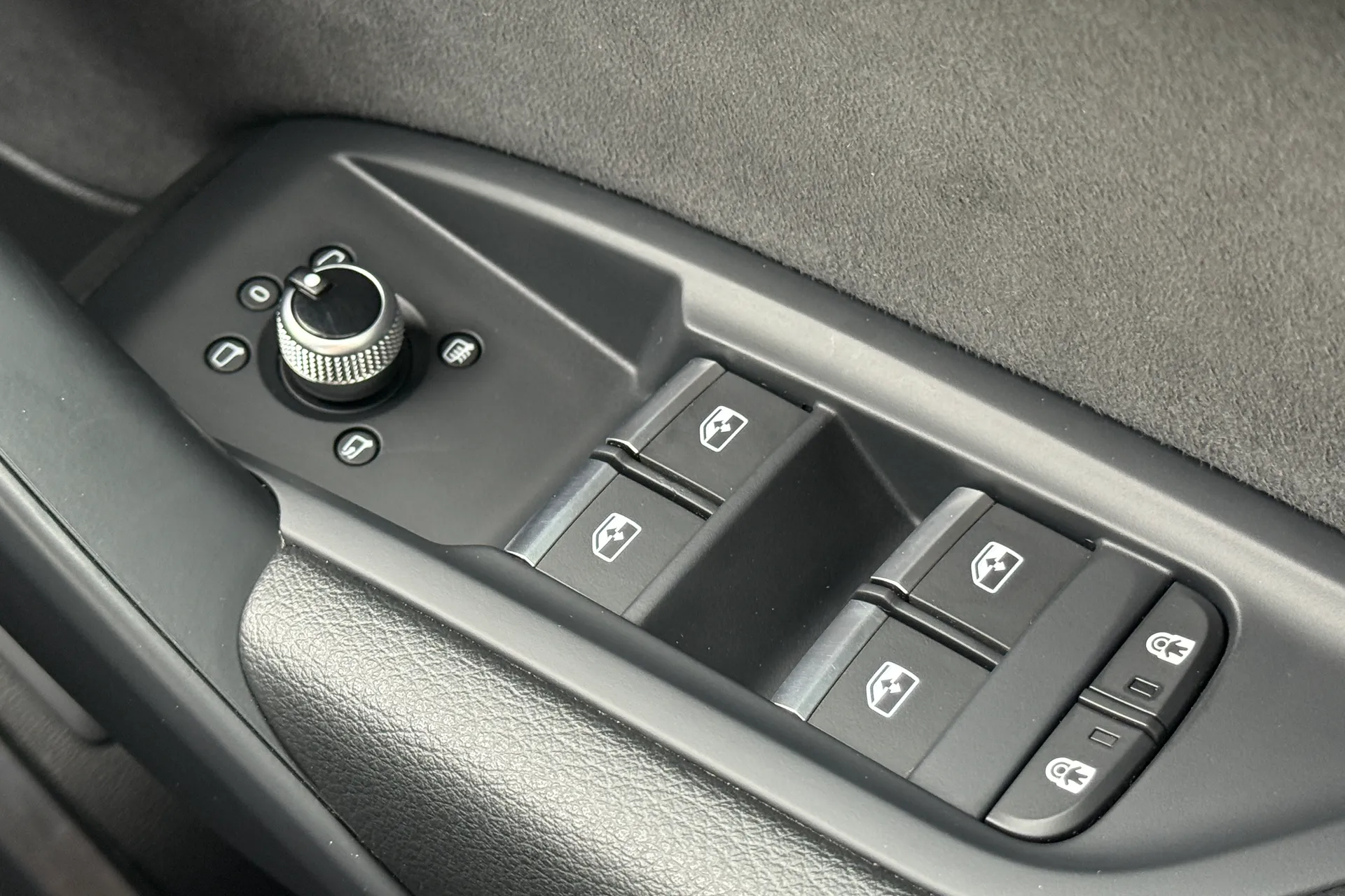 Audi Q5 thumbnail image number 15