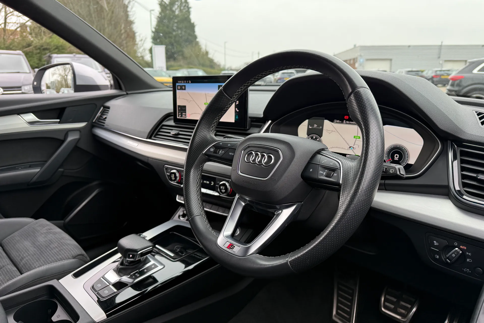 Audi Q5 thumbnail image number 24