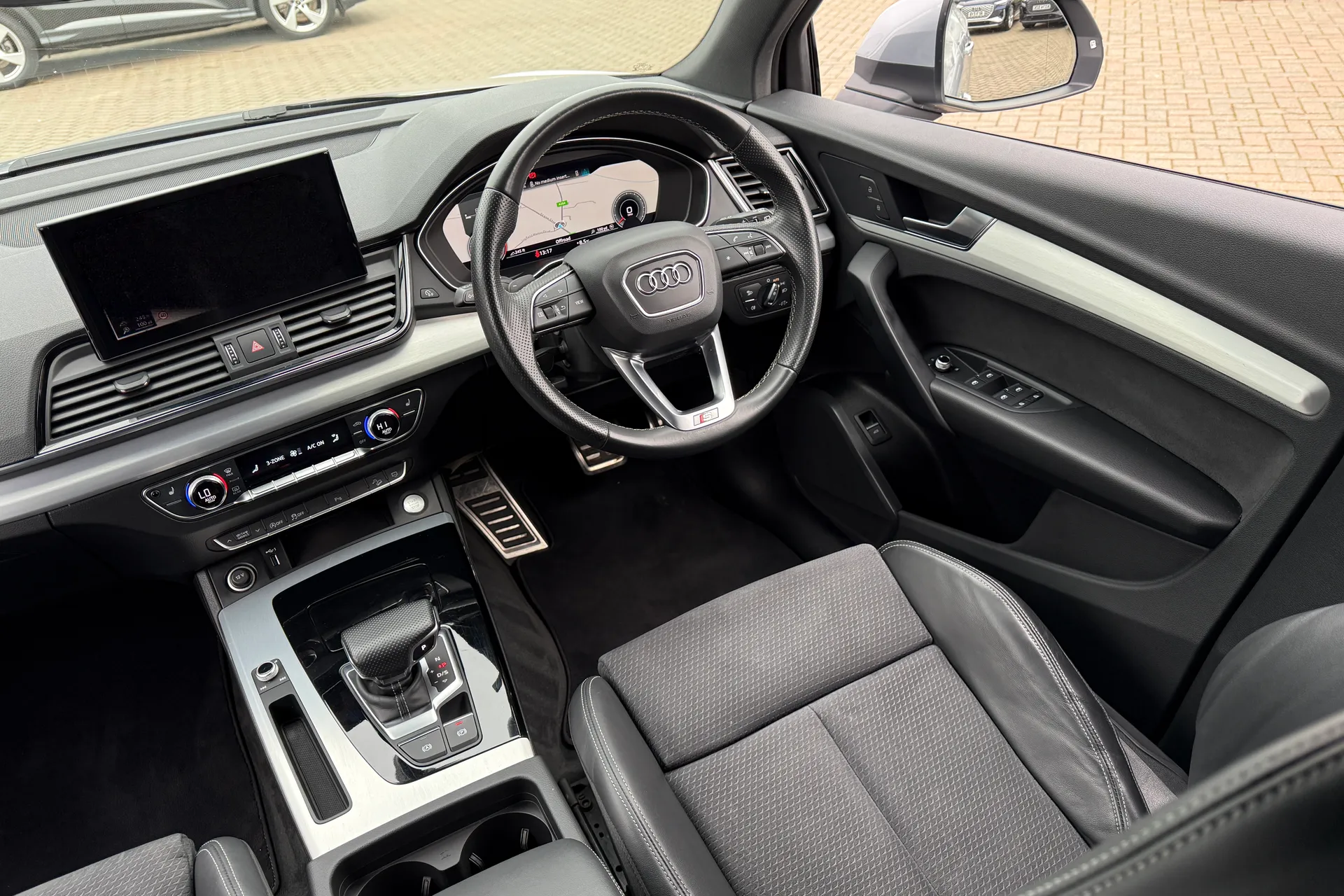 Audi Q5 thumbnail image number 36