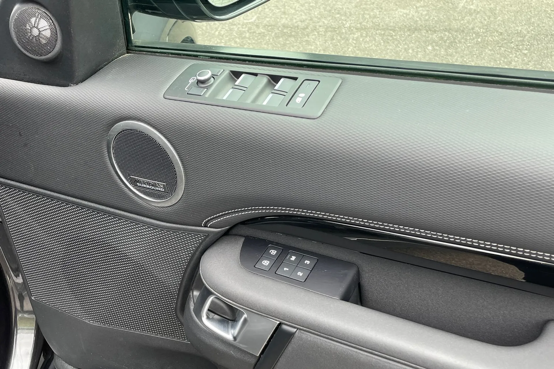 LAND ROVER DISCOVERY thumbnail image number 41