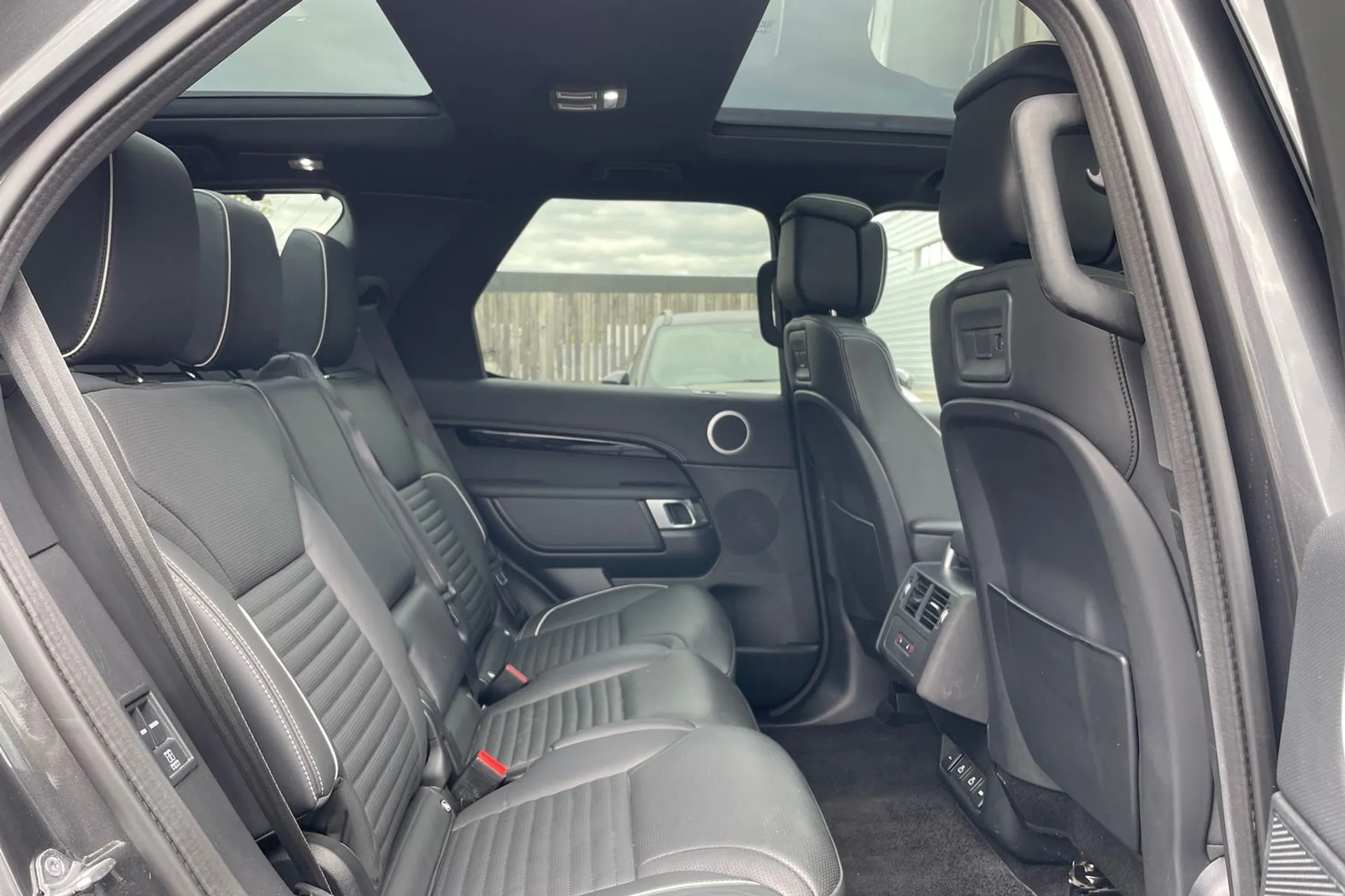 LAND ROVER DISCOVERY thumbnail image number 30