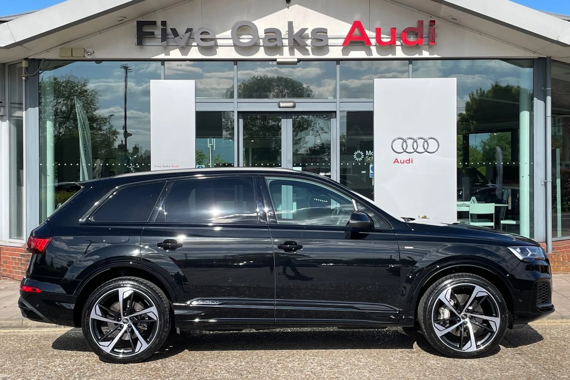 Audi Q7 thumbnail image number 2