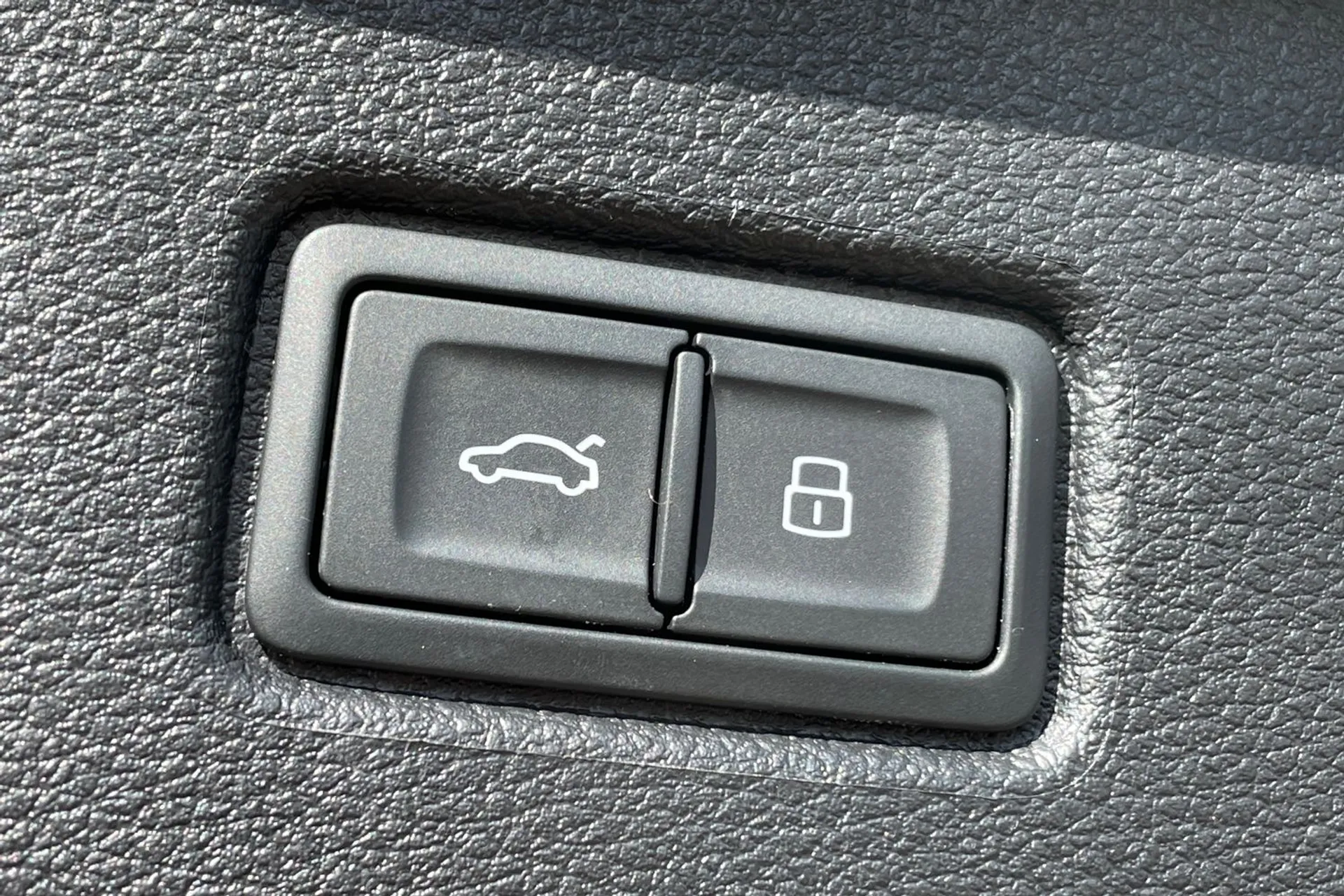 Audi Q7 thumbnail image number 32