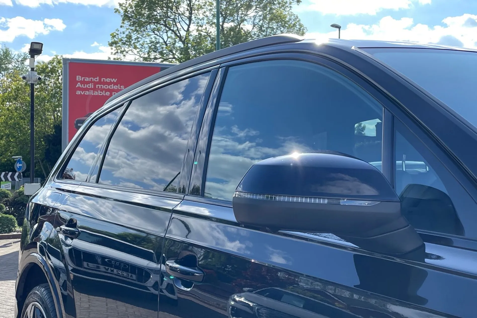 Audi Q7 thumbnail image number 43