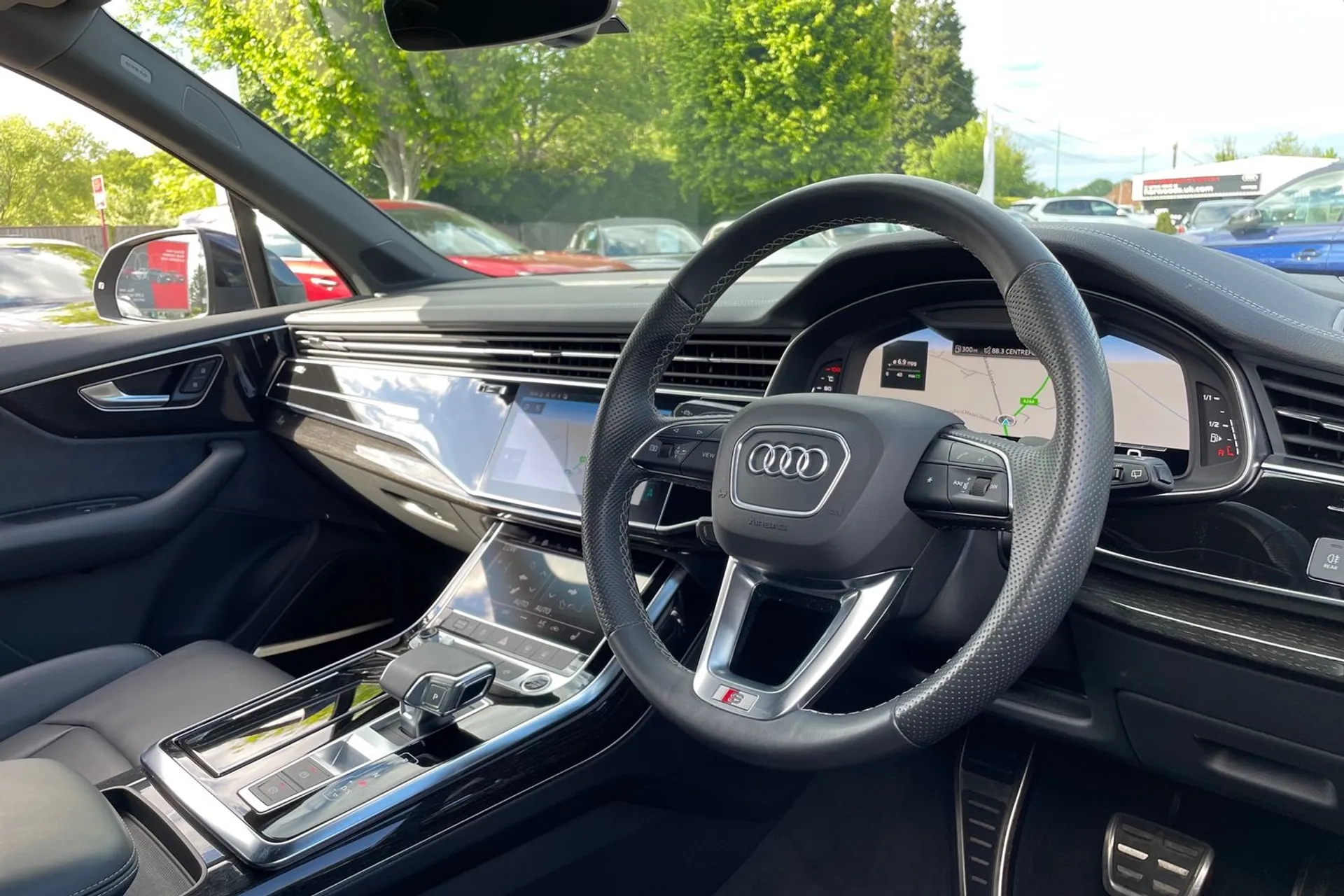 Audi Q7 thumbnail image number 25