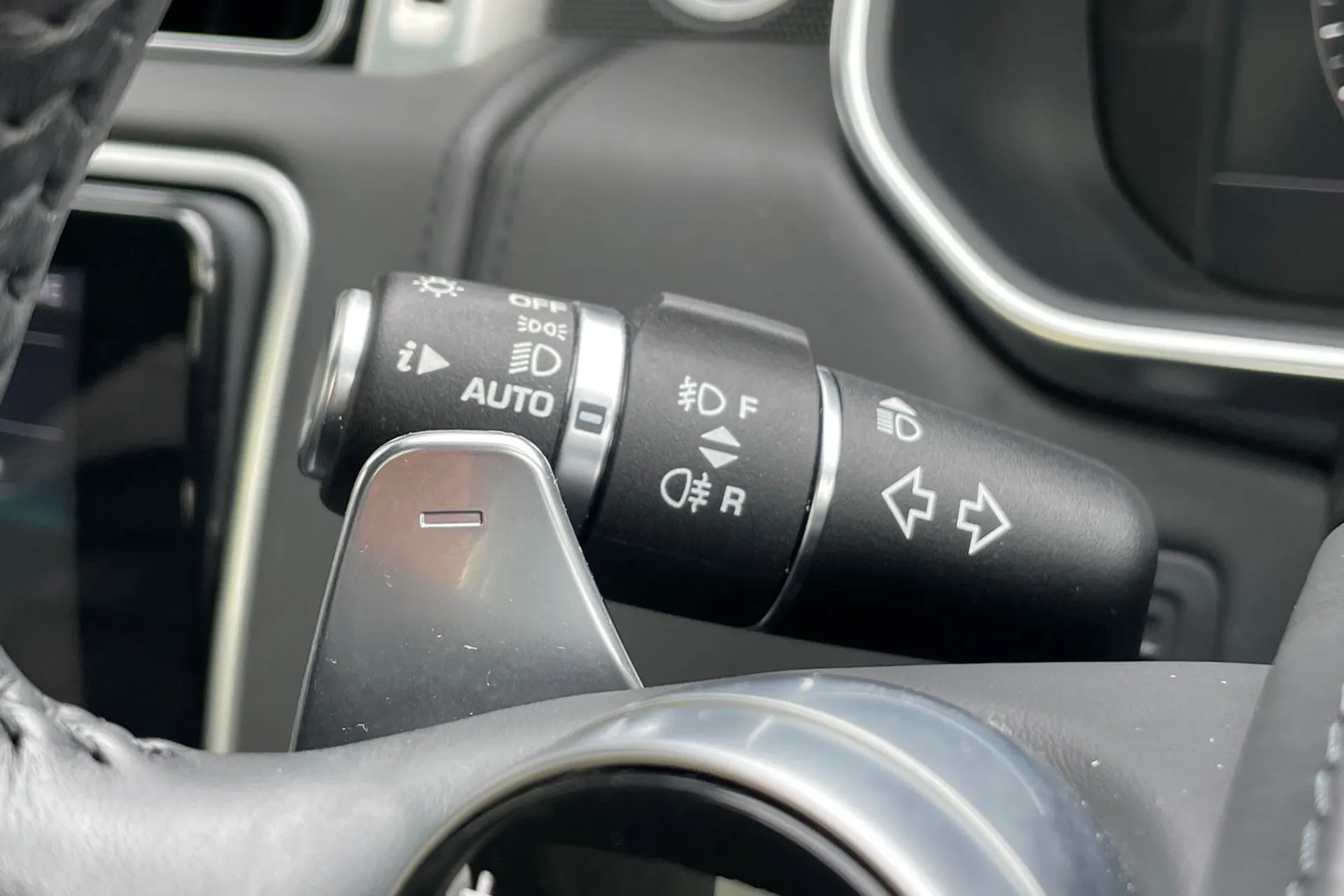 LAND ROVER RANGE ROVER thumbnail image number 68