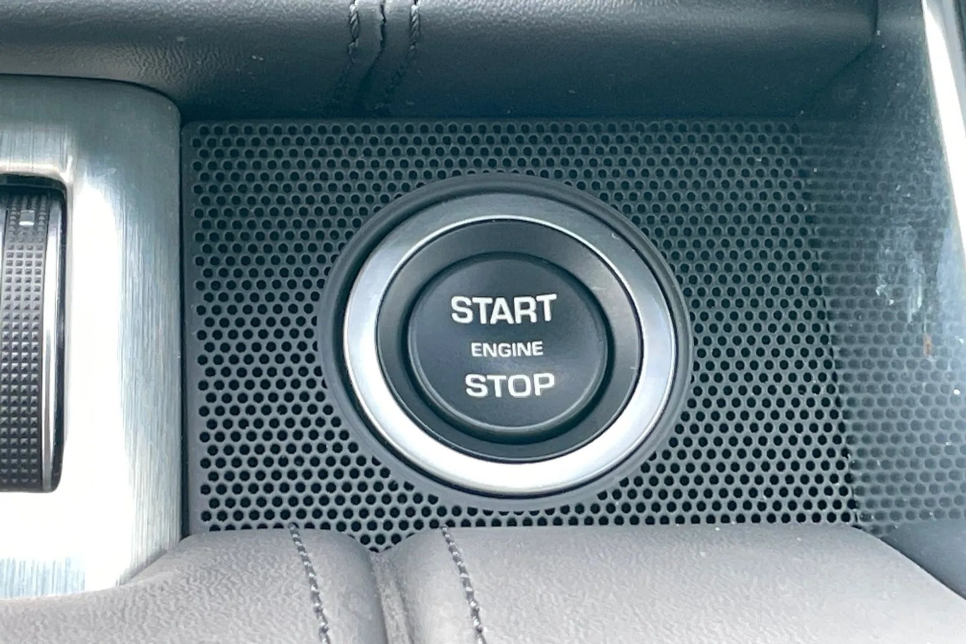 LAND ROVER RANGE ROVER thumbnail image number 31