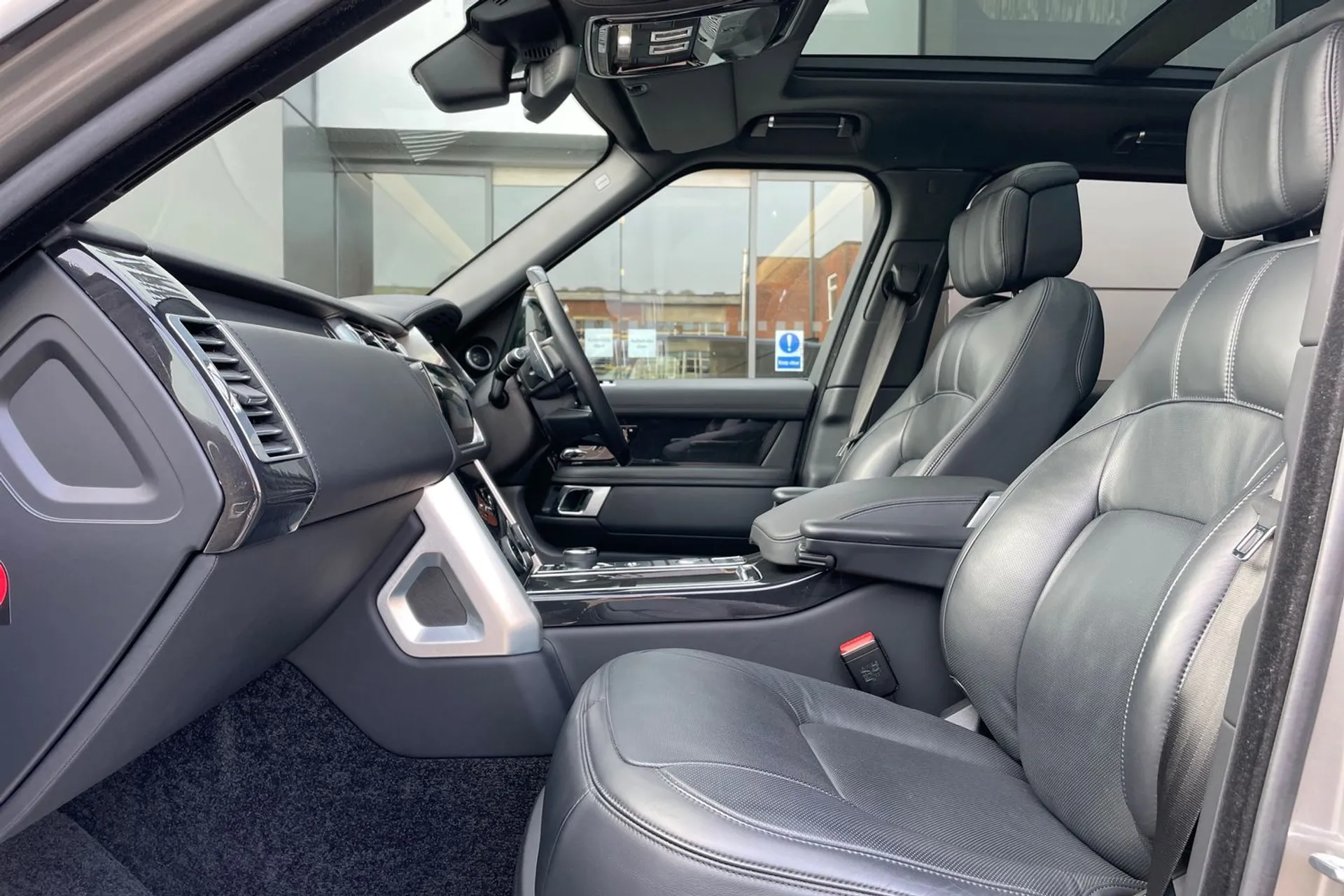 LAND ROVER RANGE ROVER thumbnail image number 38