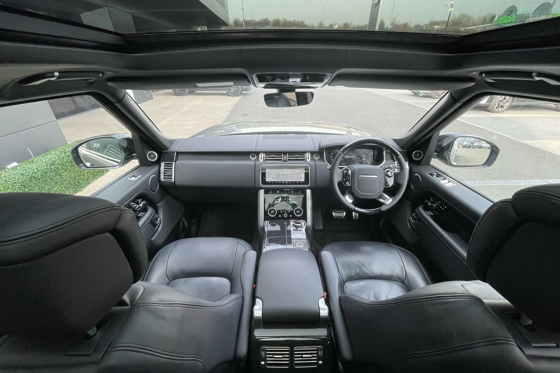 LAND ROVER RANGE ROVER thumbnail image number 4